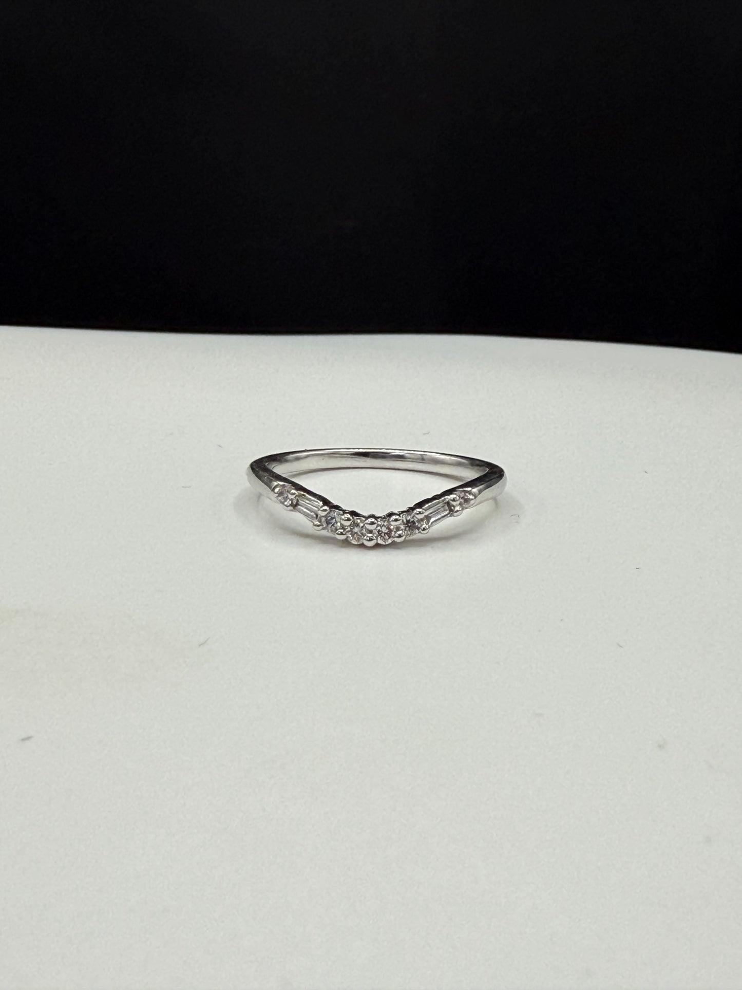 Elegant Natural Diamond Stackable 14k White Gold Ring – Size 7, Petite Chevron Band