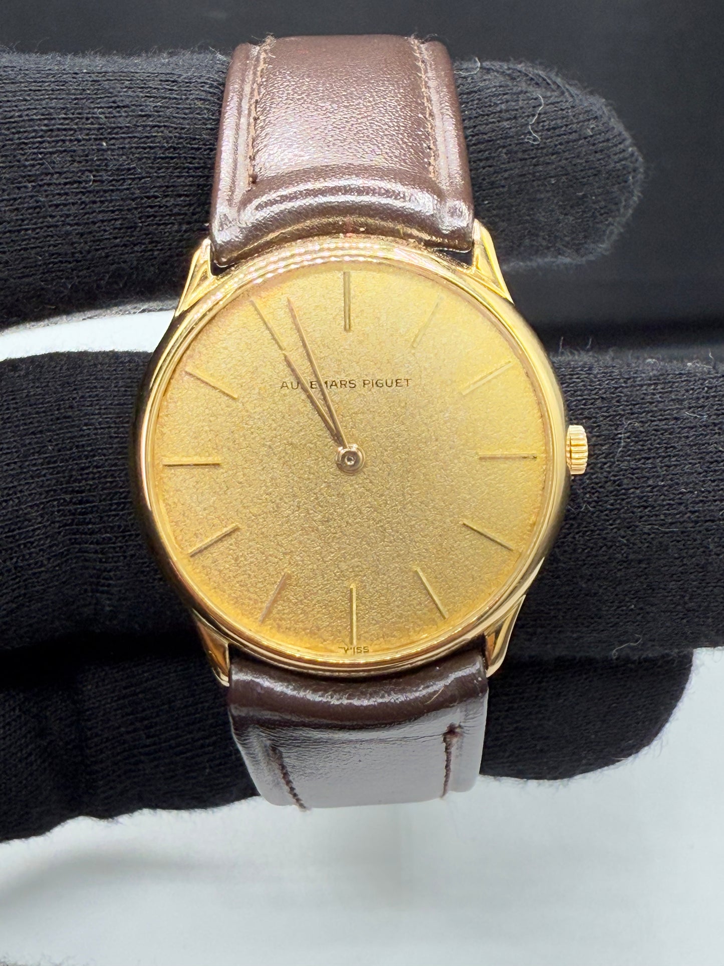 Vintage Audemars Piguet 18K Yellow Gold 32MM Dress Watch – Classic Ultra-Thin Design