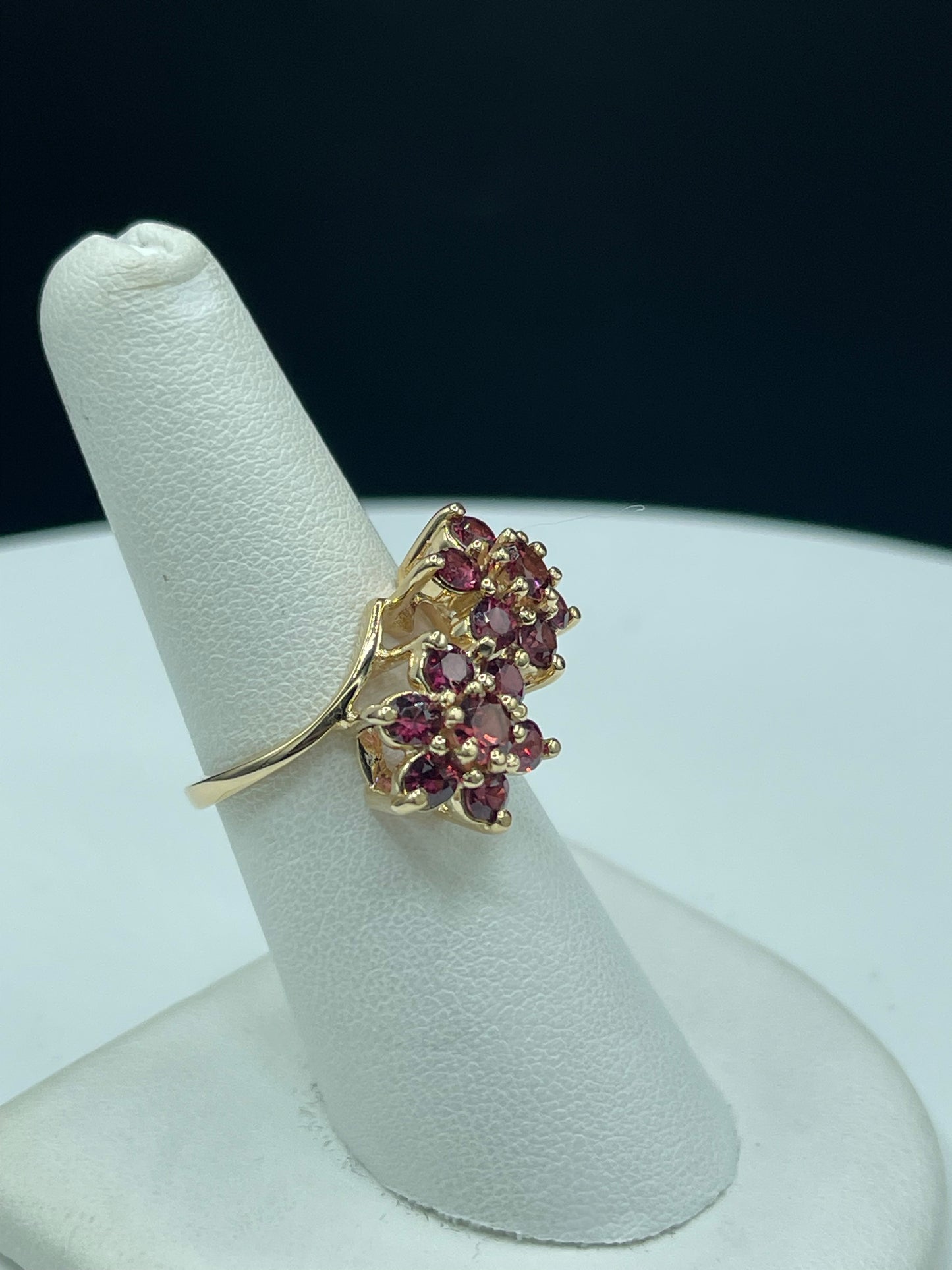 Natural Rhodolite Garnet 14k Yellow Gold Flower Cocktail Ring (Size 6.5)