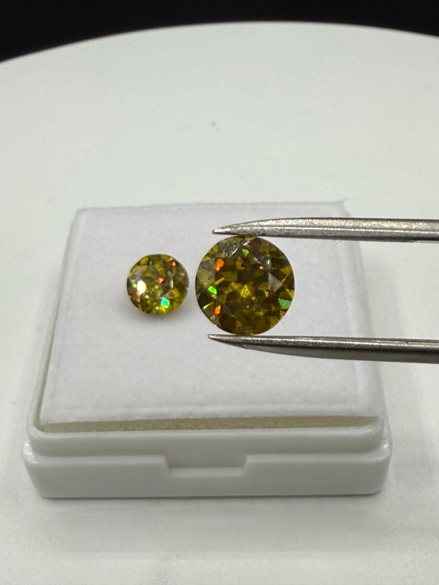 Natural Yellow Sphalerite Matching Pair – 4.25 CT Round Cut Loose Gemstones – Rare & Brilliant – 7.5 MM