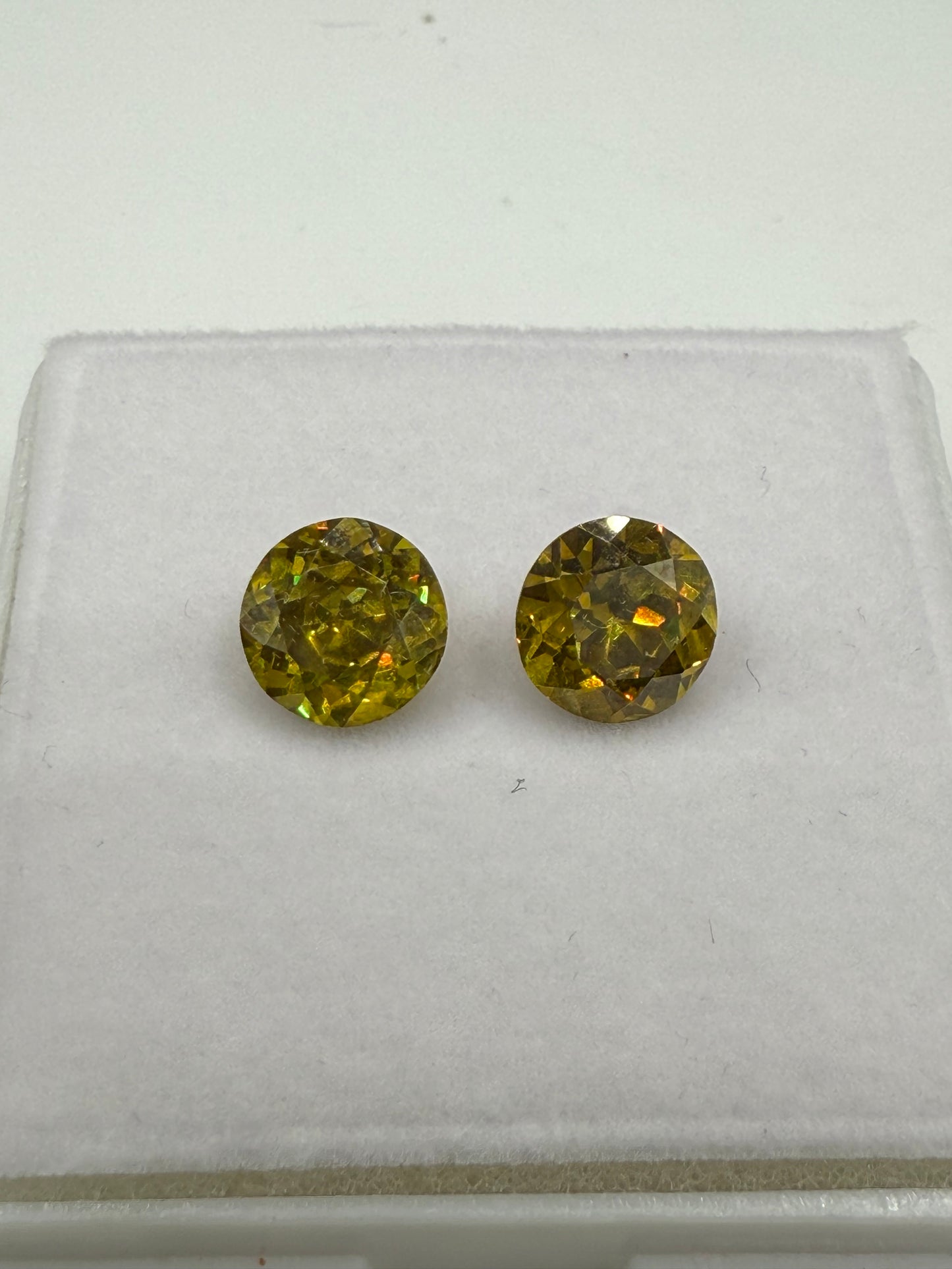 Natural Yellow Sphalerite Matching Pair – 4.25 CT Round Cut Loose Gemstones – Rare & Brilliant – 7.5 MM