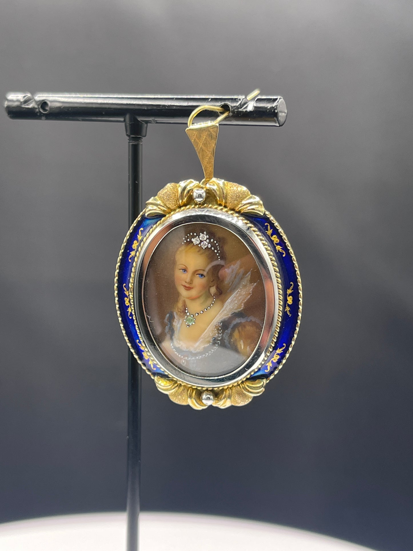 Italian Hand-Painted Portrait Brooch/Pendant in Solid 18k Yellow Gold & Enamel by Corletto