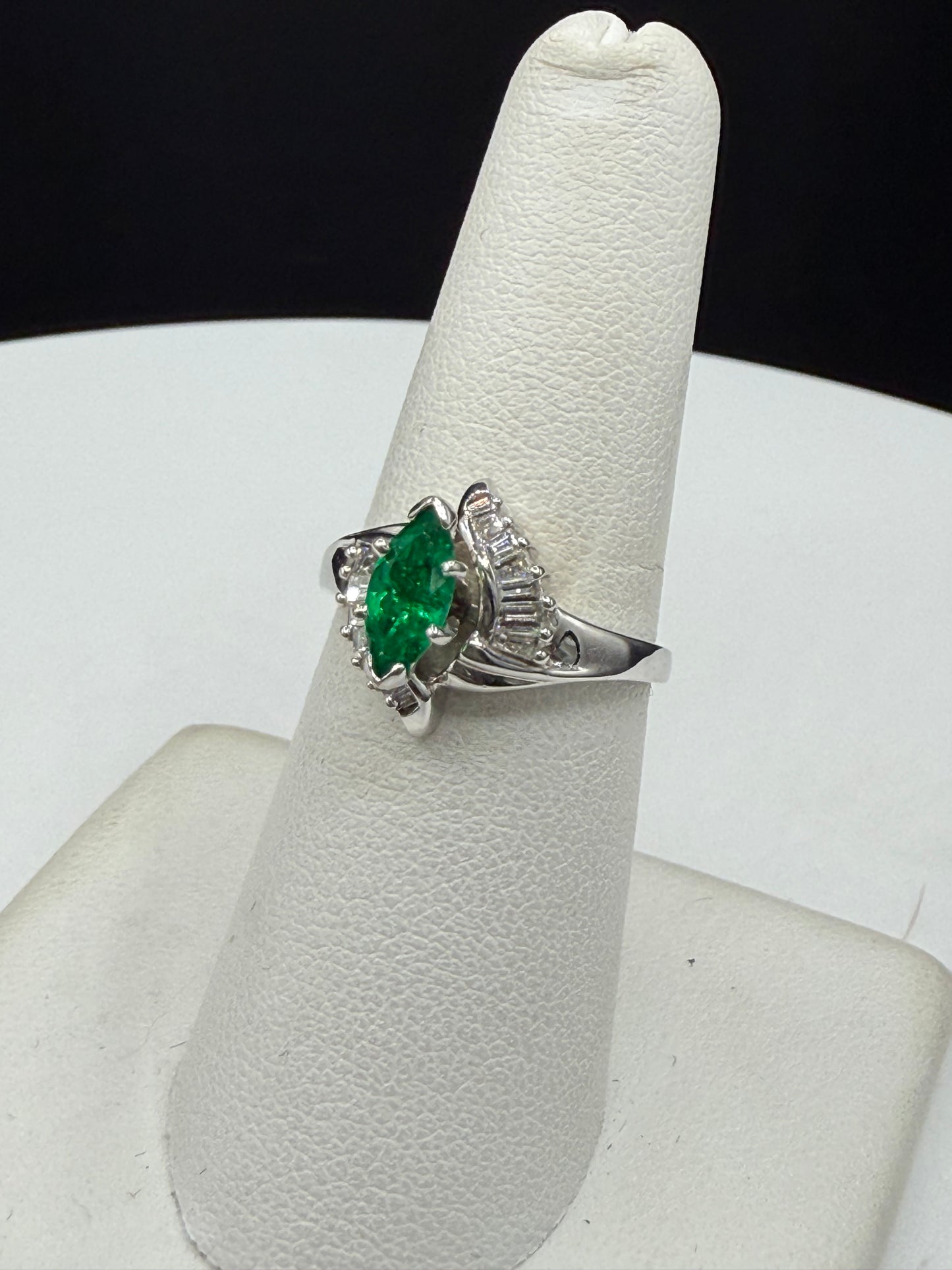 Elegant Natural Emerald & Diamond Ring 18k White Gold – Marquise Cut Emerald, Baguette Diamonds
