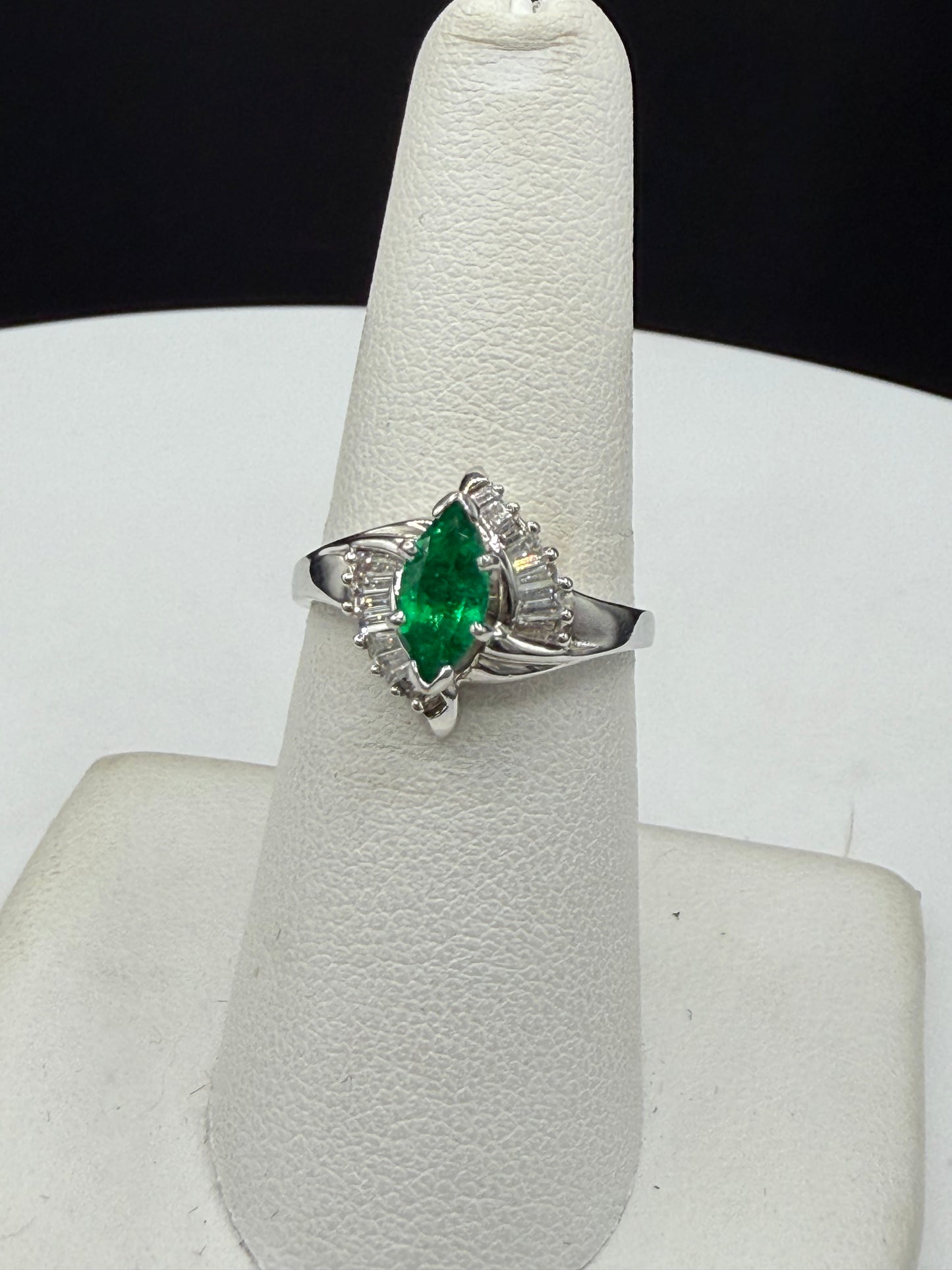 Elegant Natural Emerald & Diamond Ring 18k White Gold – Marquise Cut Emerald, Baguette Diamonds