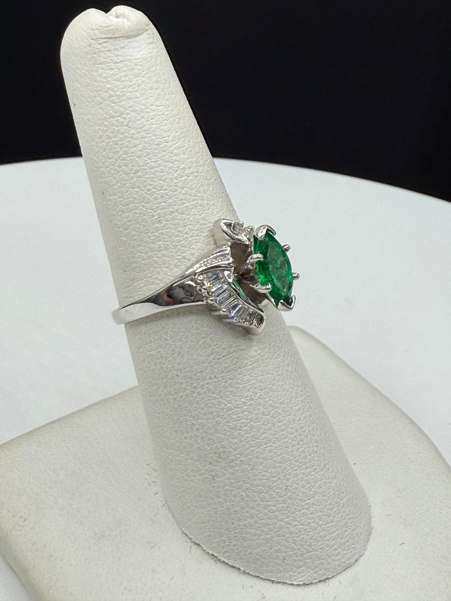 Elegant Natural Emerald & Diamond Ring 18k White Gold – Marquise Cut Emerald, Baguette Diamonds