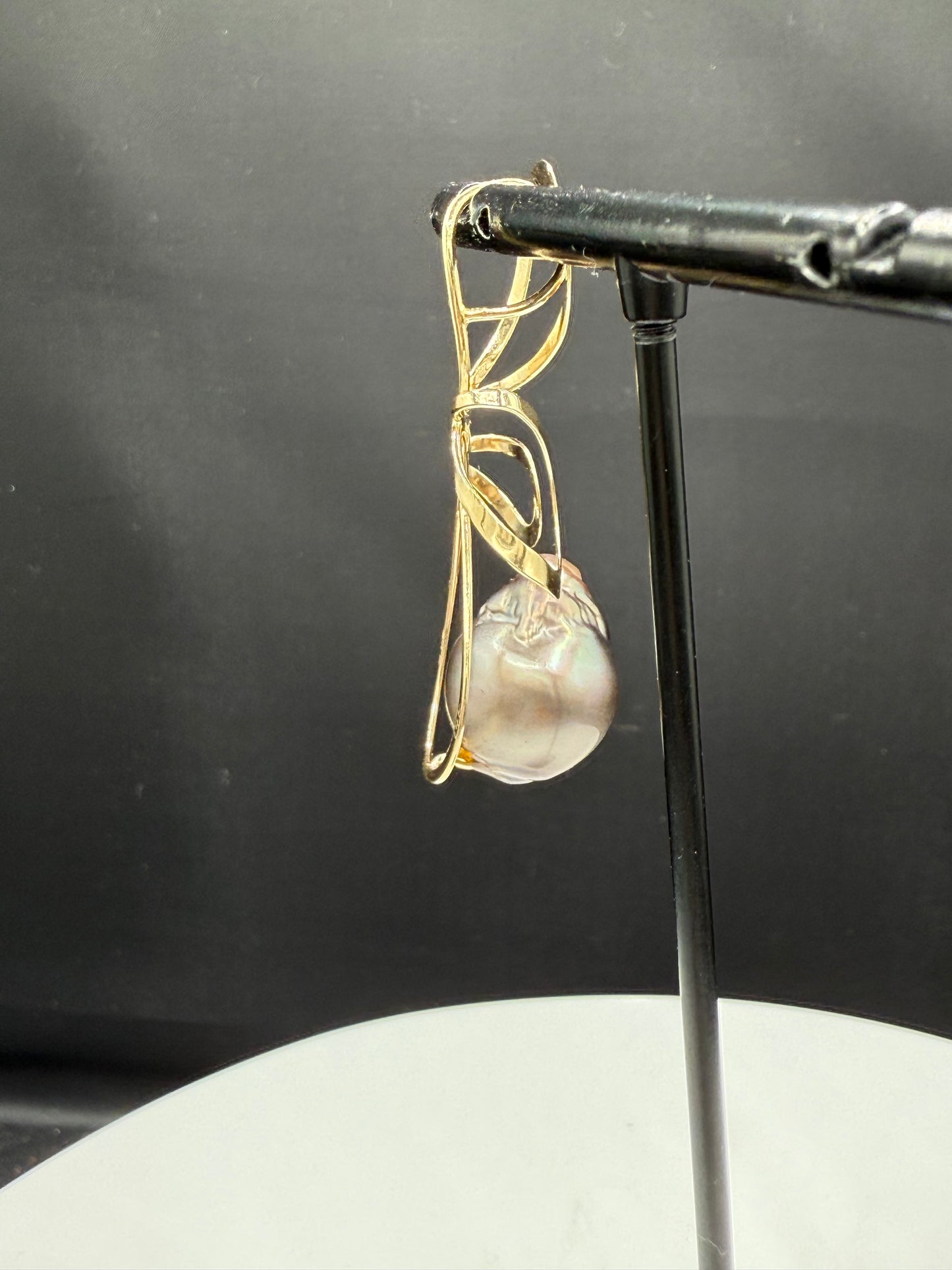 Vintage Natural Tahitian South Sea Pearl 14K Yellow Gold Designer Pendant