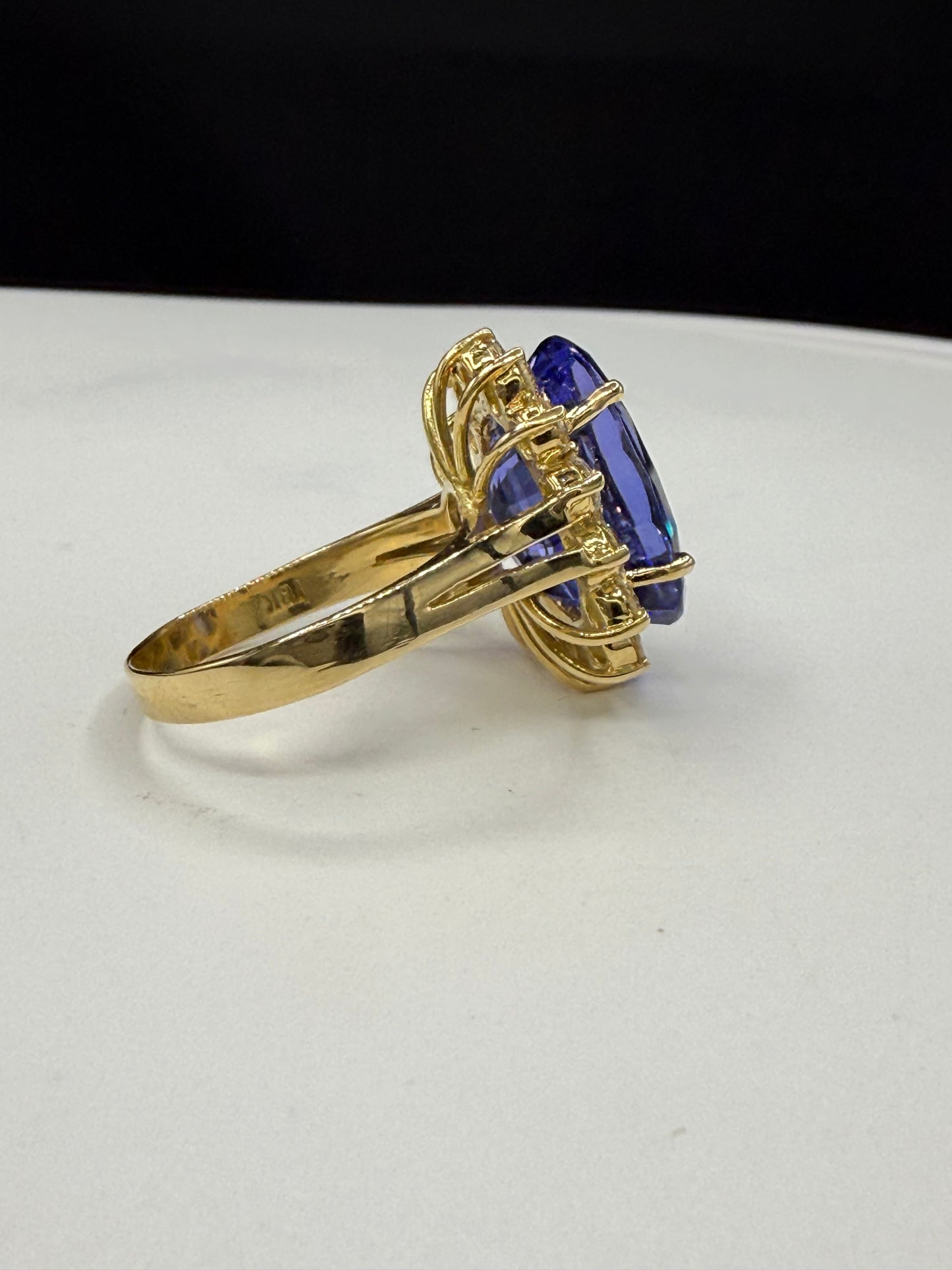 Natural AAA Tanzanite & Diamond 18k Yellow Gold Ring (Size 7)
