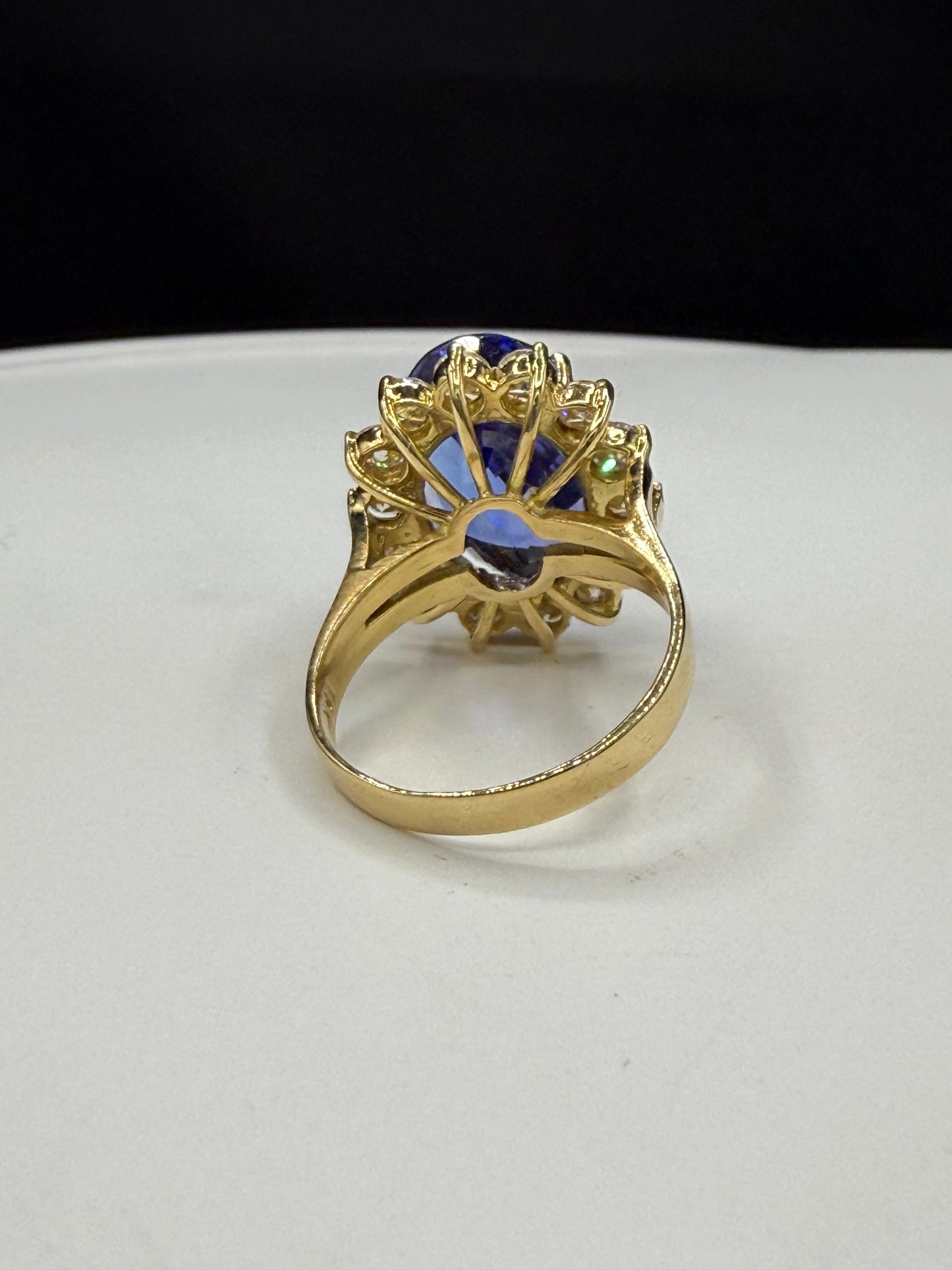Natural AAA Tanzanite & Diamond 18k Yellow Gold Ring (Size 7)