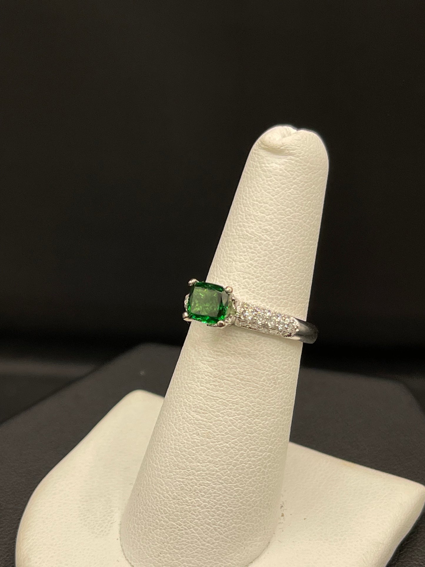 1.55 Carat Natural Tsavorite & Diamond 18k White Gold Engagement Ring (Size 6)