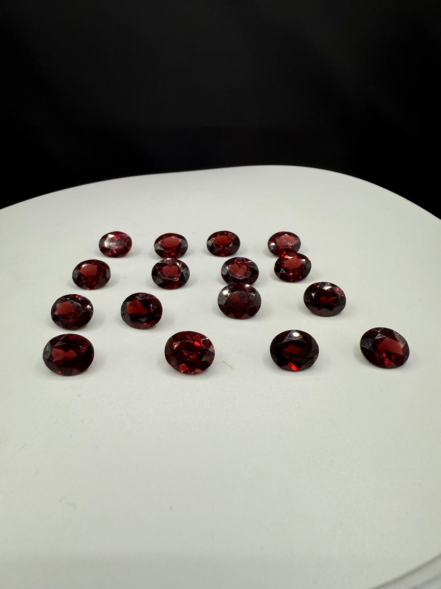 Natural Garnet Gemstones 11x9mm Oval Cut