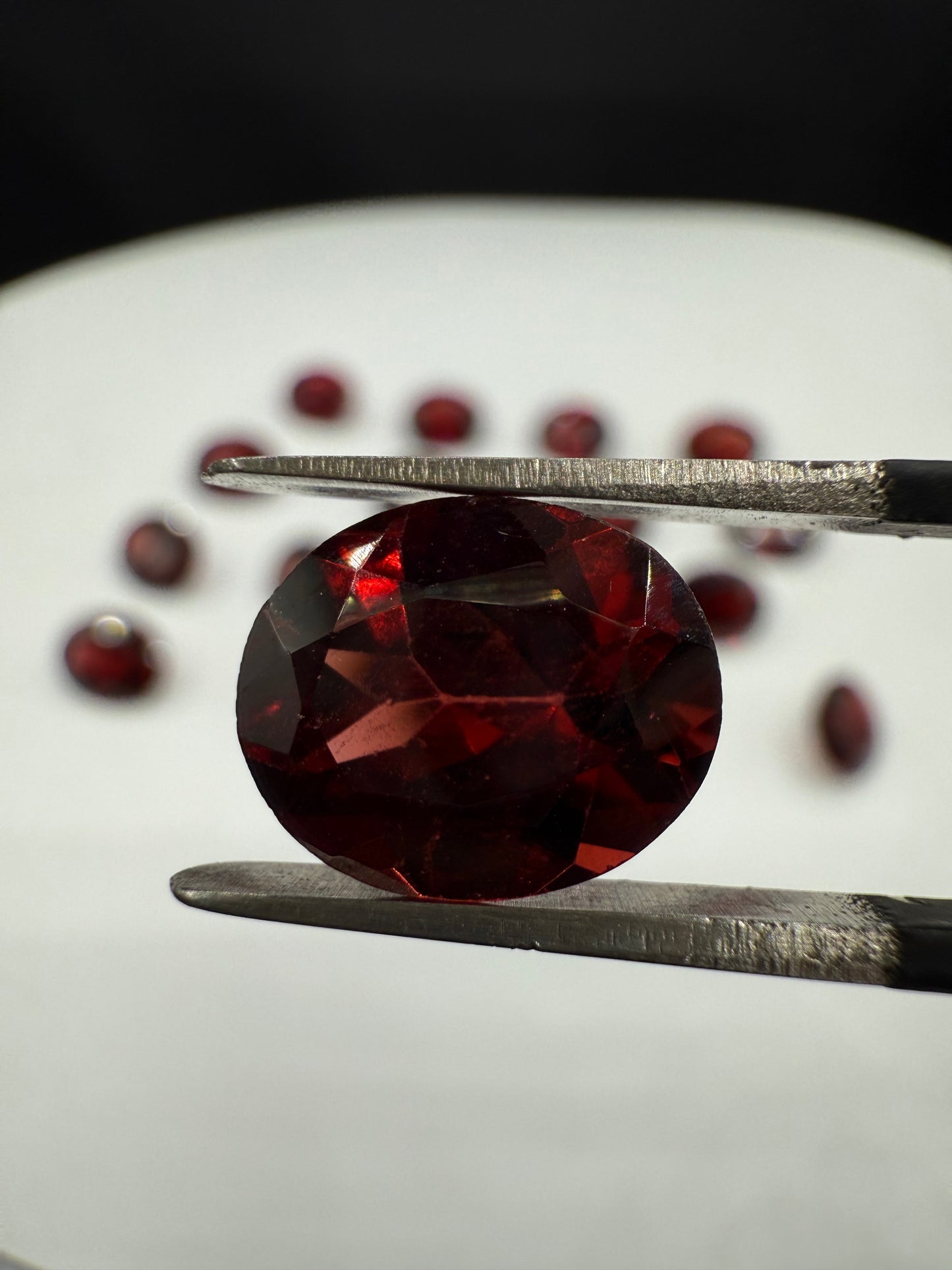 Natural Garnet Gemstones 11x9mm Oval Cut