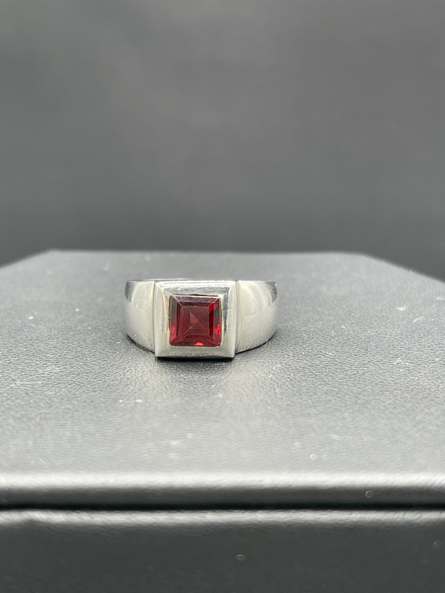 Vintage Natural Garnet Princess Cut Sterling Silver Ring (Size 5.5)