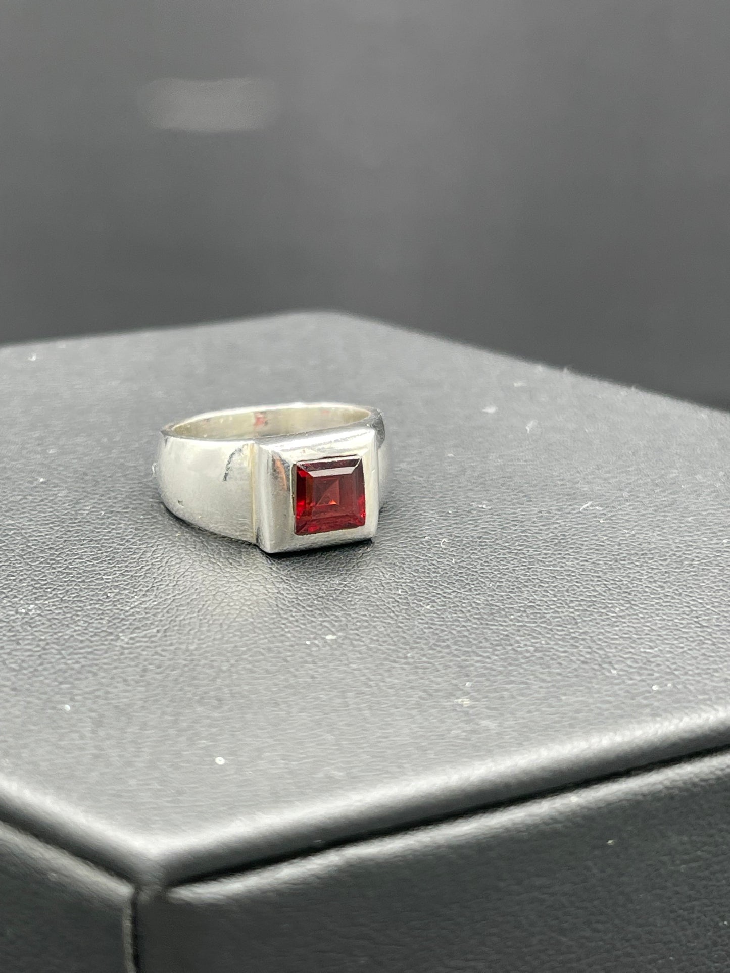 Vintage Natural Garnet Princess Cut Sterling Silver Ring (Size 5.5)