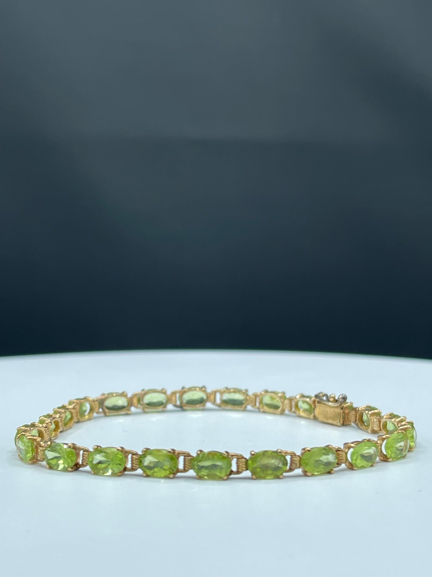 13.80 Carat Natural Peridot 14k Yellow Gold Tennis Bracelet