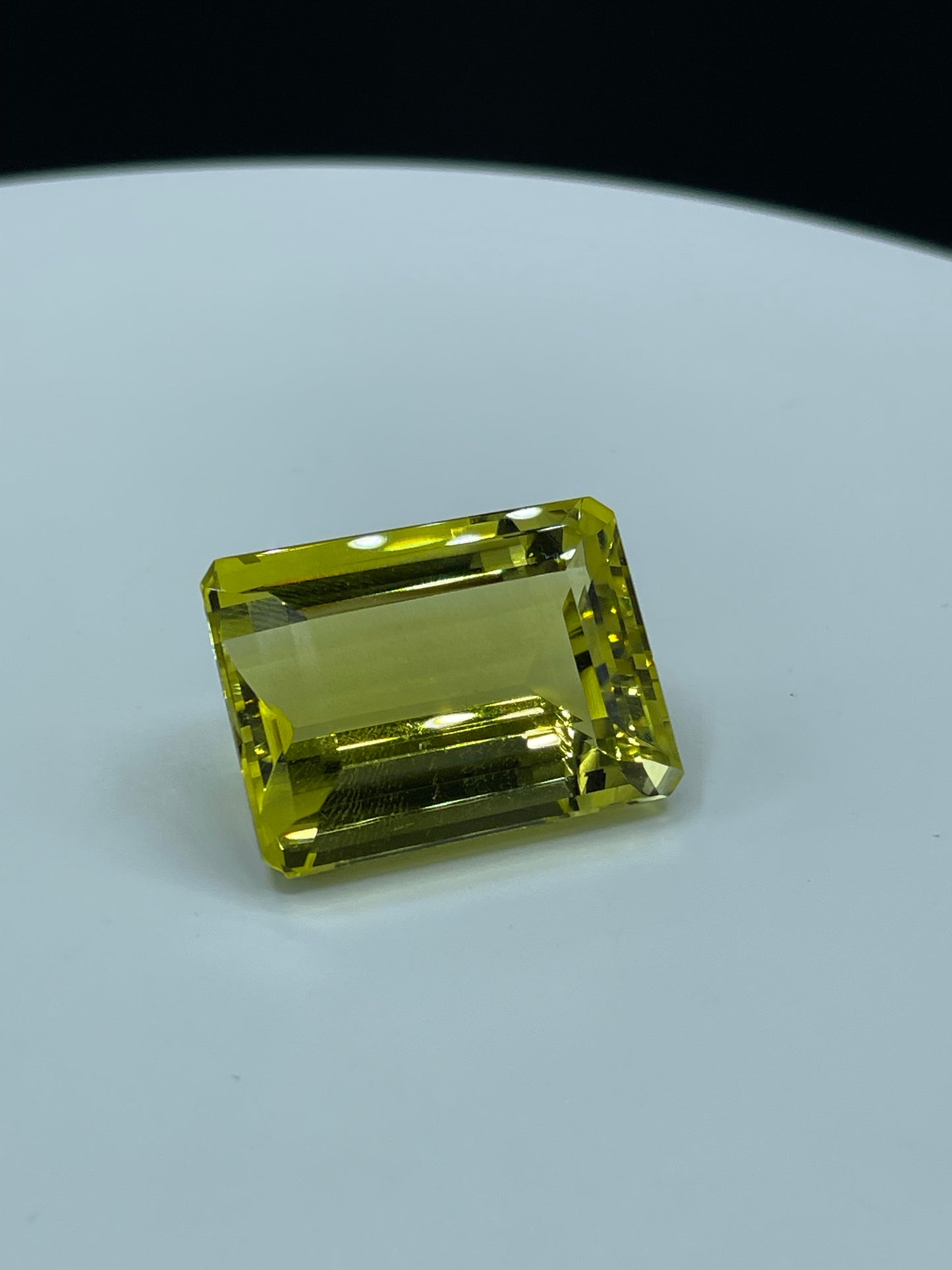 77.04 Carat Natural Ouro Verde Quartz Emerald Cut Loose Gemstone (30.8 x 22.2 x 14.5 MM)