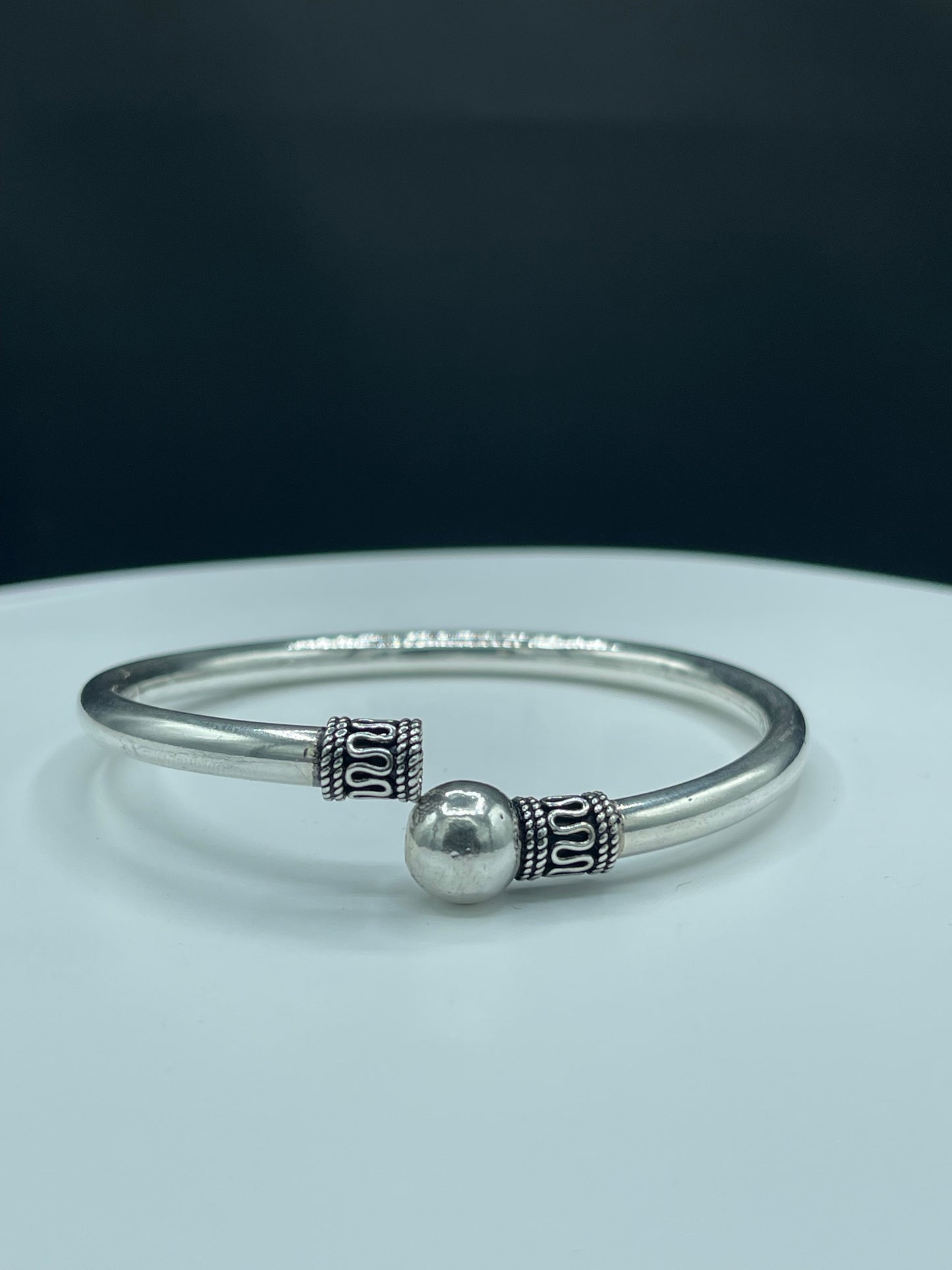 Handmade Solid 925 Sterling Silver Bangle (16.1 Grams) (7.5 Inches)