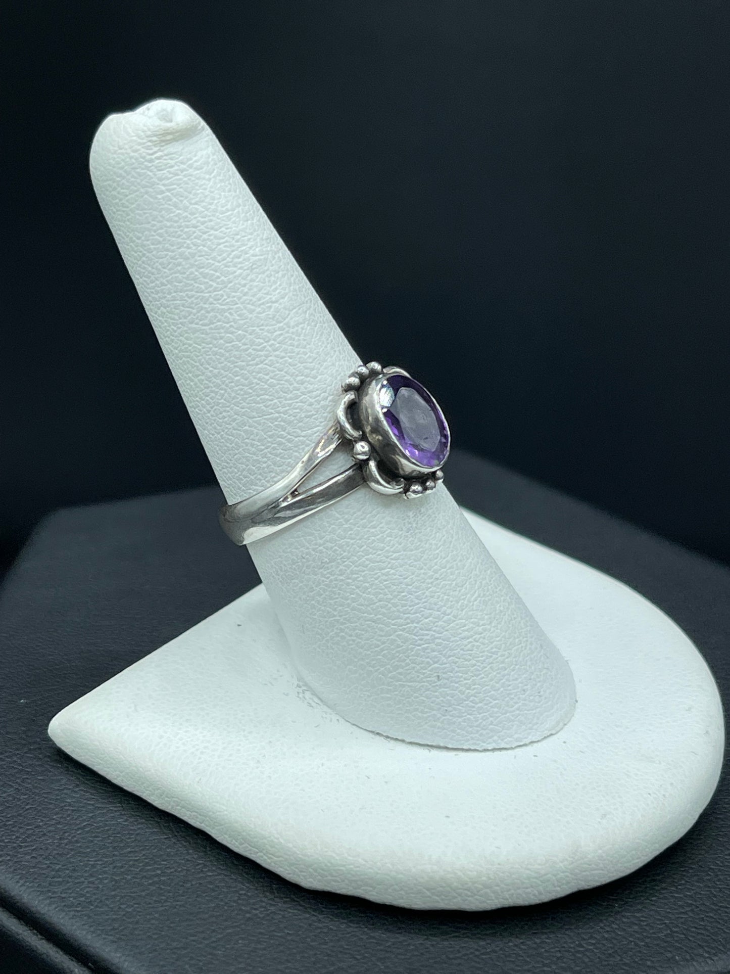 Vintage Natural Amethyst Sterling Silver Ring (Size 8.5)
