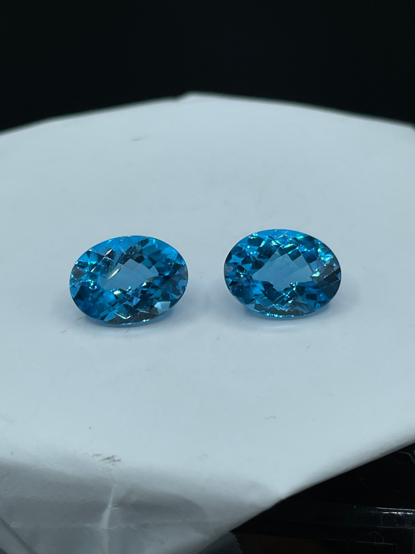 22.04 Carat Super Swiss Blue Topaz Oval Cut Loose Gemstones 15.95 x 12.00 x 8.40 MM