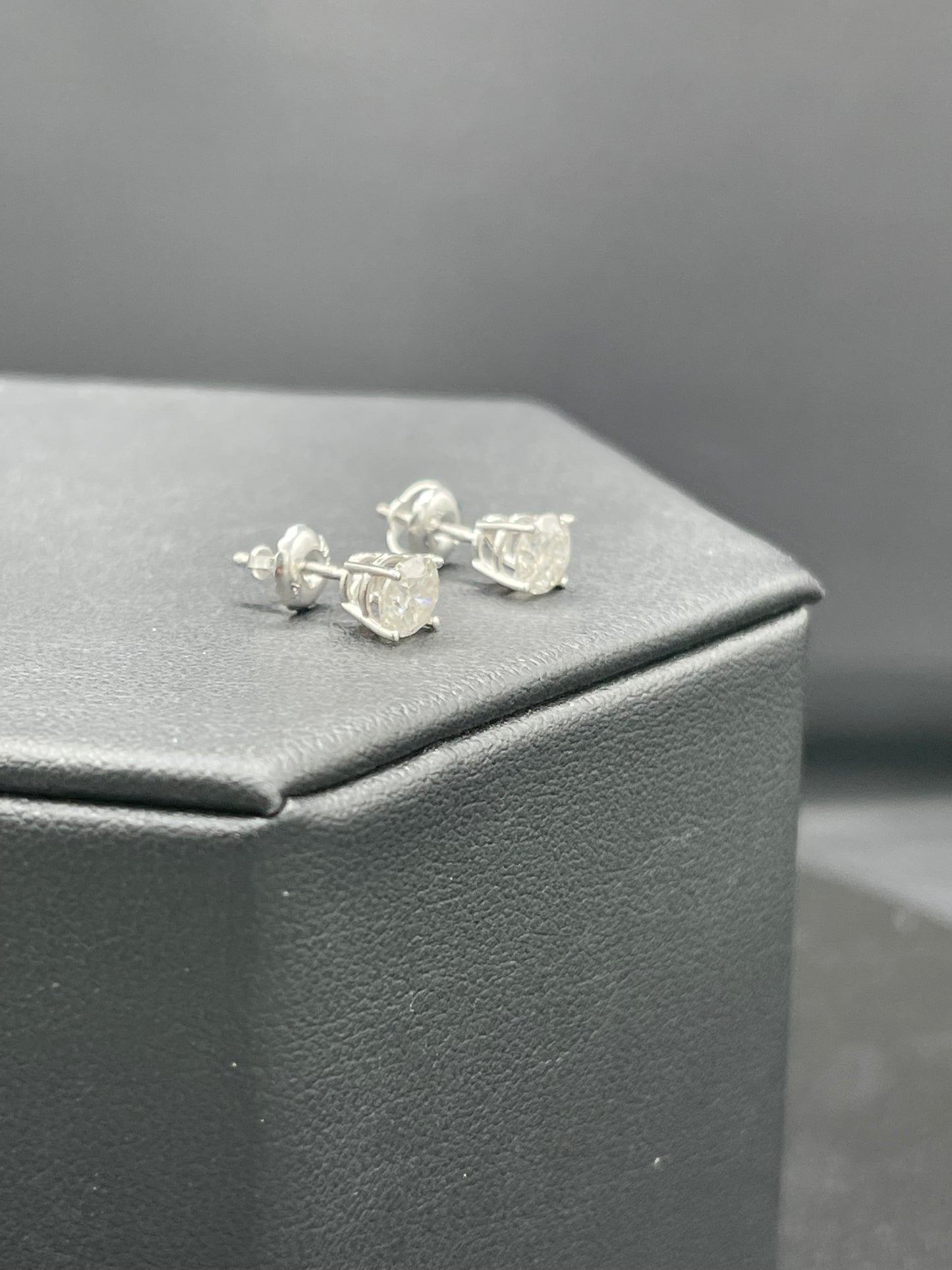 1 Carat Natural White Diamond 14k White Gold Stud Earrings