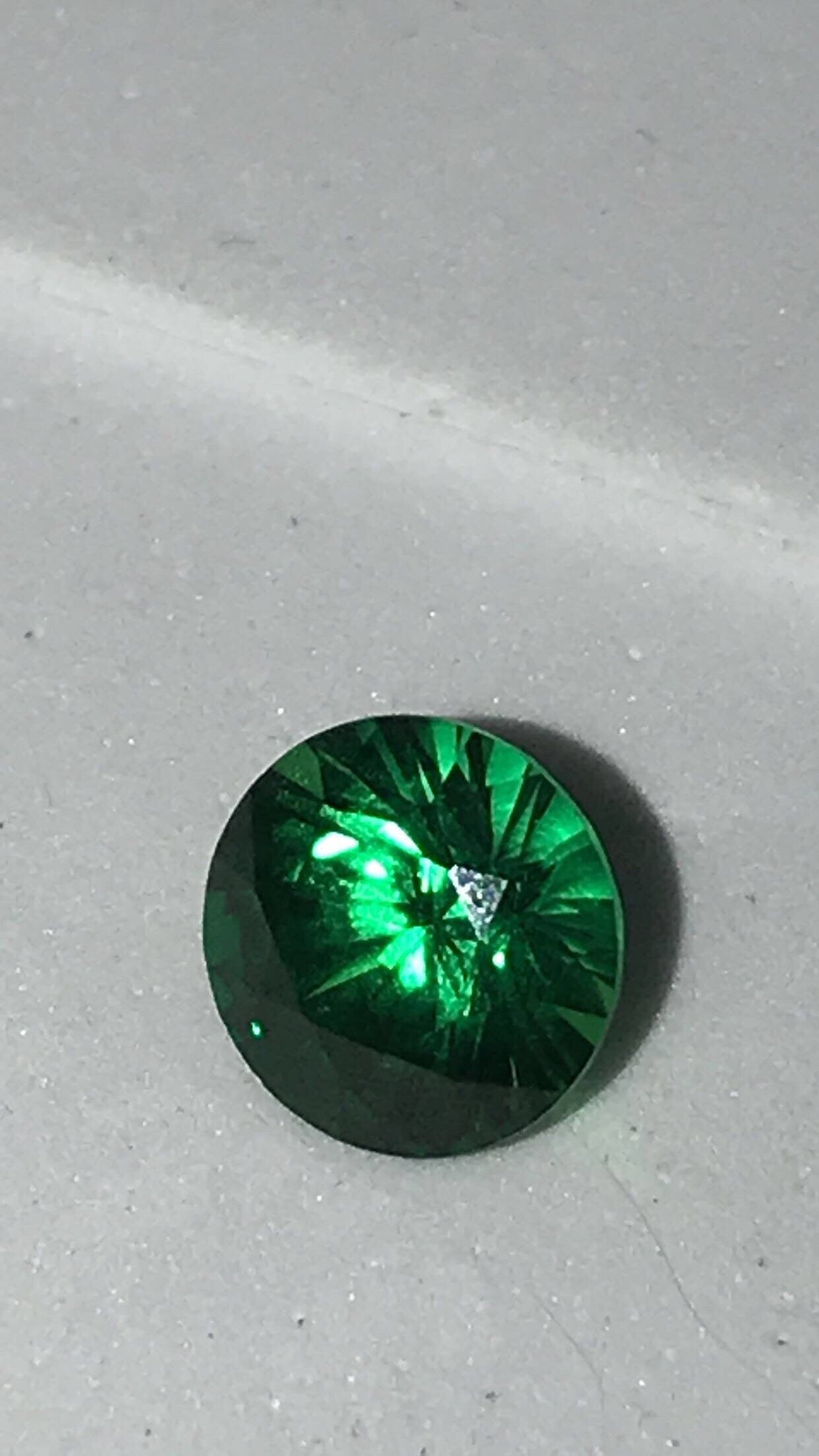 Tsavorite Green YAG 8-10 mm Round Brilliant Minimum 2.50 Carat Flawless Gem