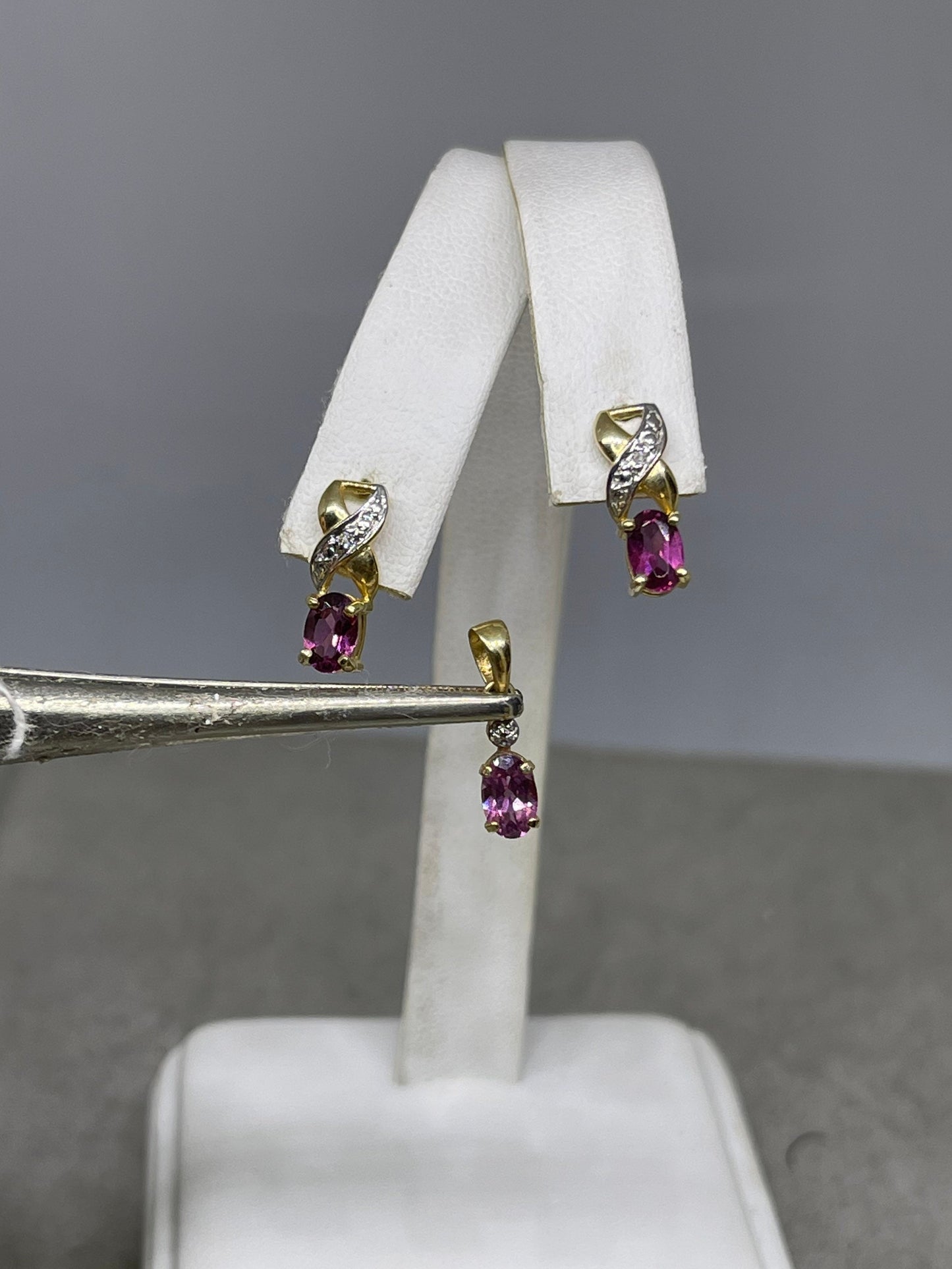 Rhodolite Grape Garnet Diamond 14K Gold Earring and Pendant Set