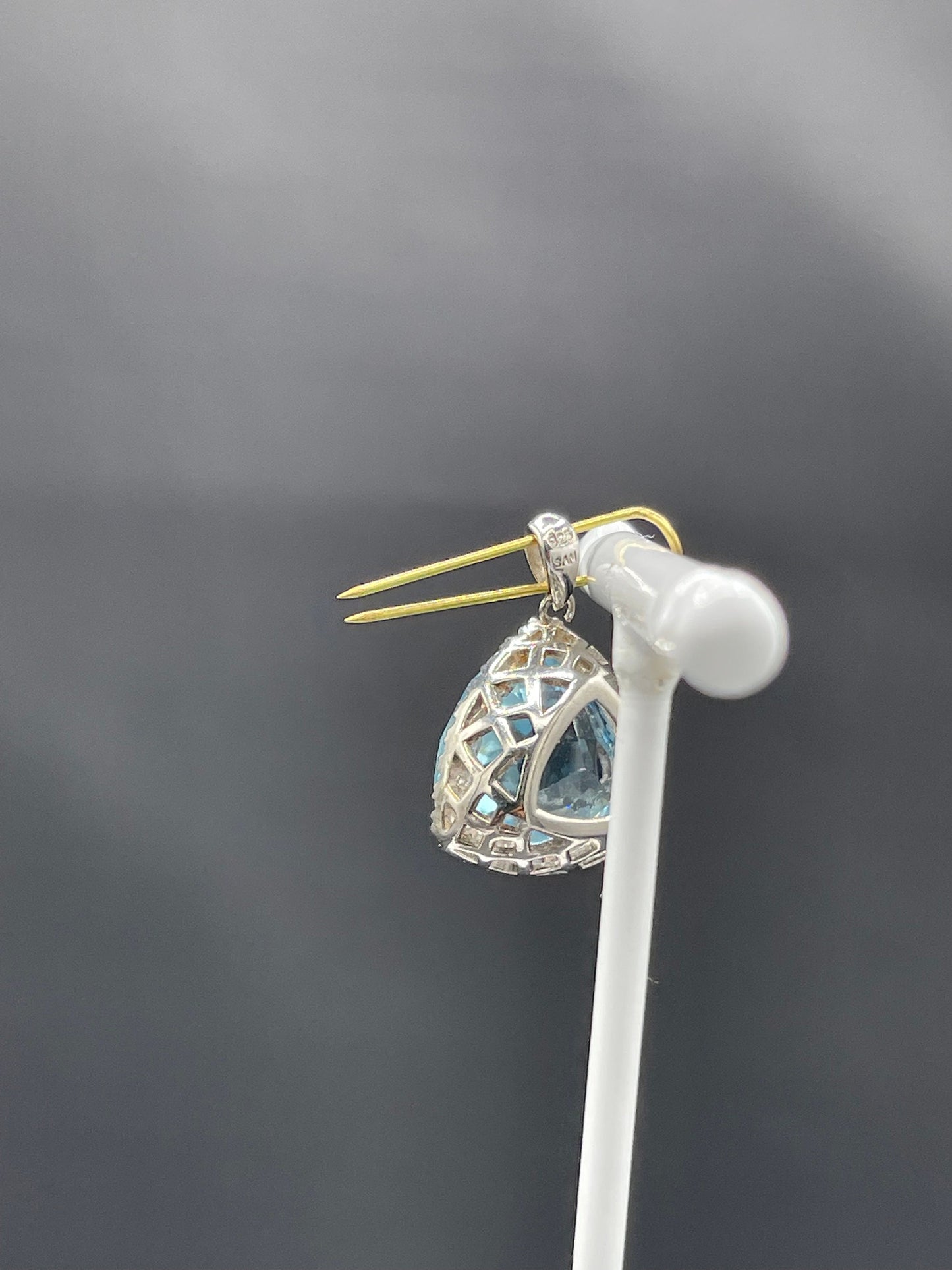 11.50 Carat Sky Blue Topaz & White Topaz Sterling Silver Pendent
