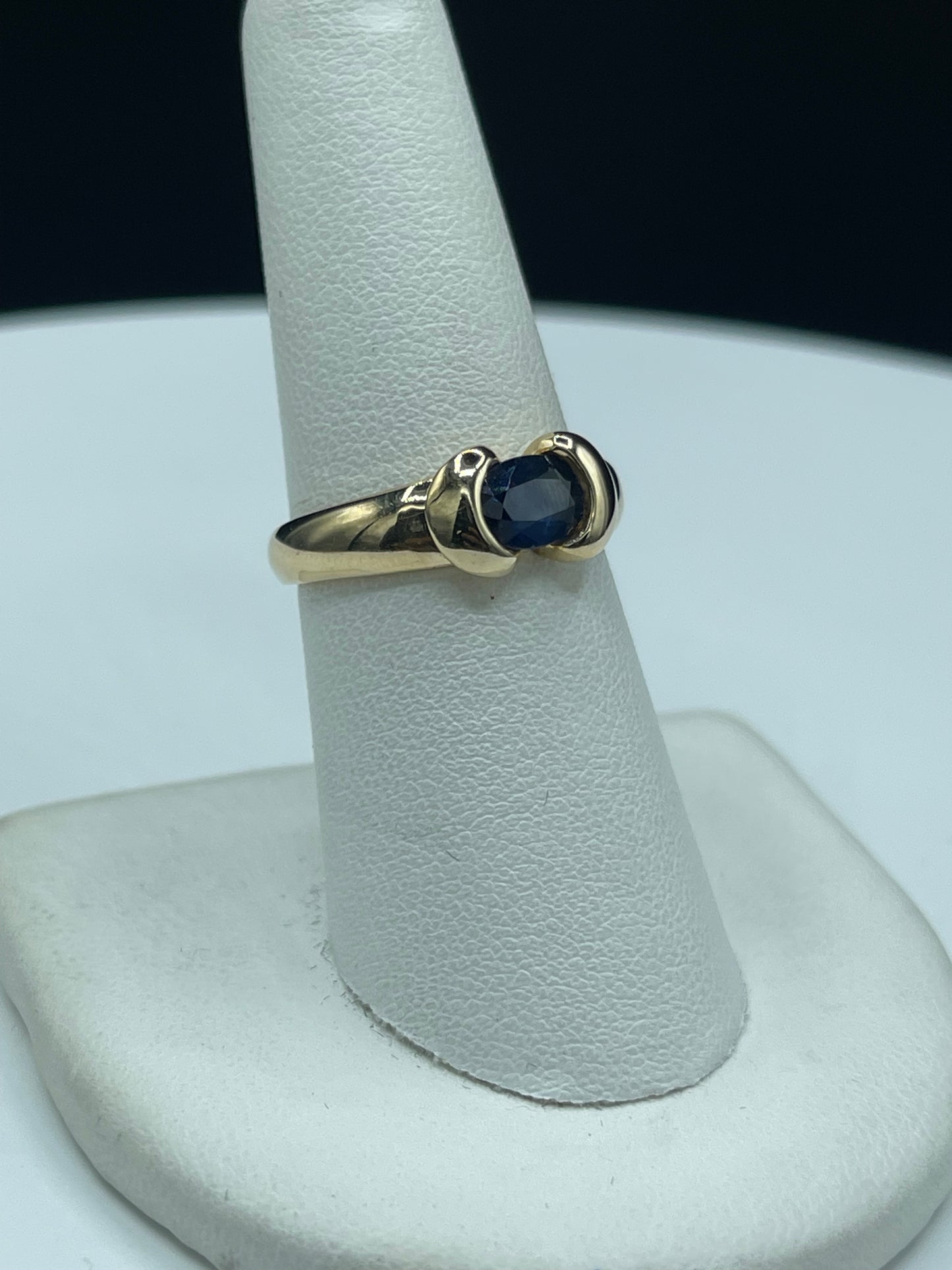 Natural Blue Sapphire 14k Yellow Gold Ring (Size 7)