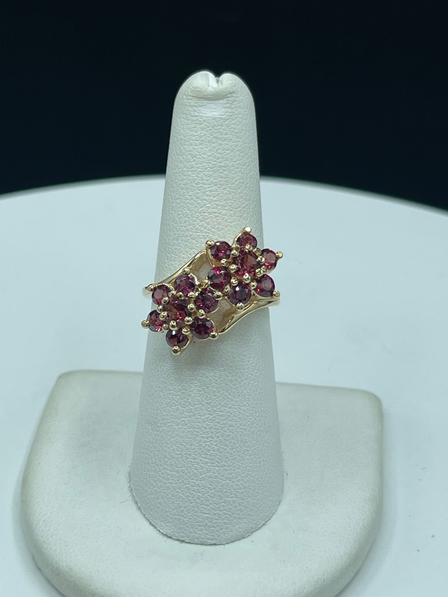 Natural Rhodolite Garnet 14k Yellow Gold Flower Cocktail Ring (Size 6.5)