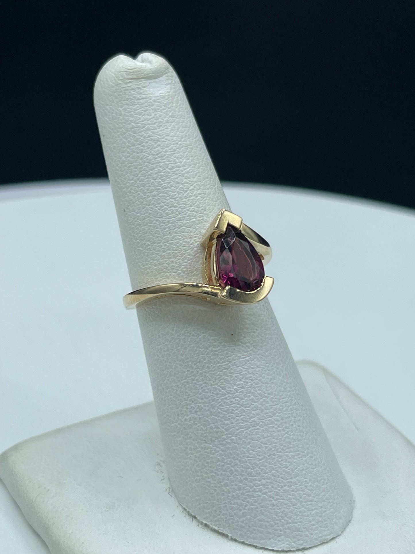 1.70 Carat Natural Rubellite Tourmaline Pear Cut 14k Yellow Gold Ring (Size 6.25)