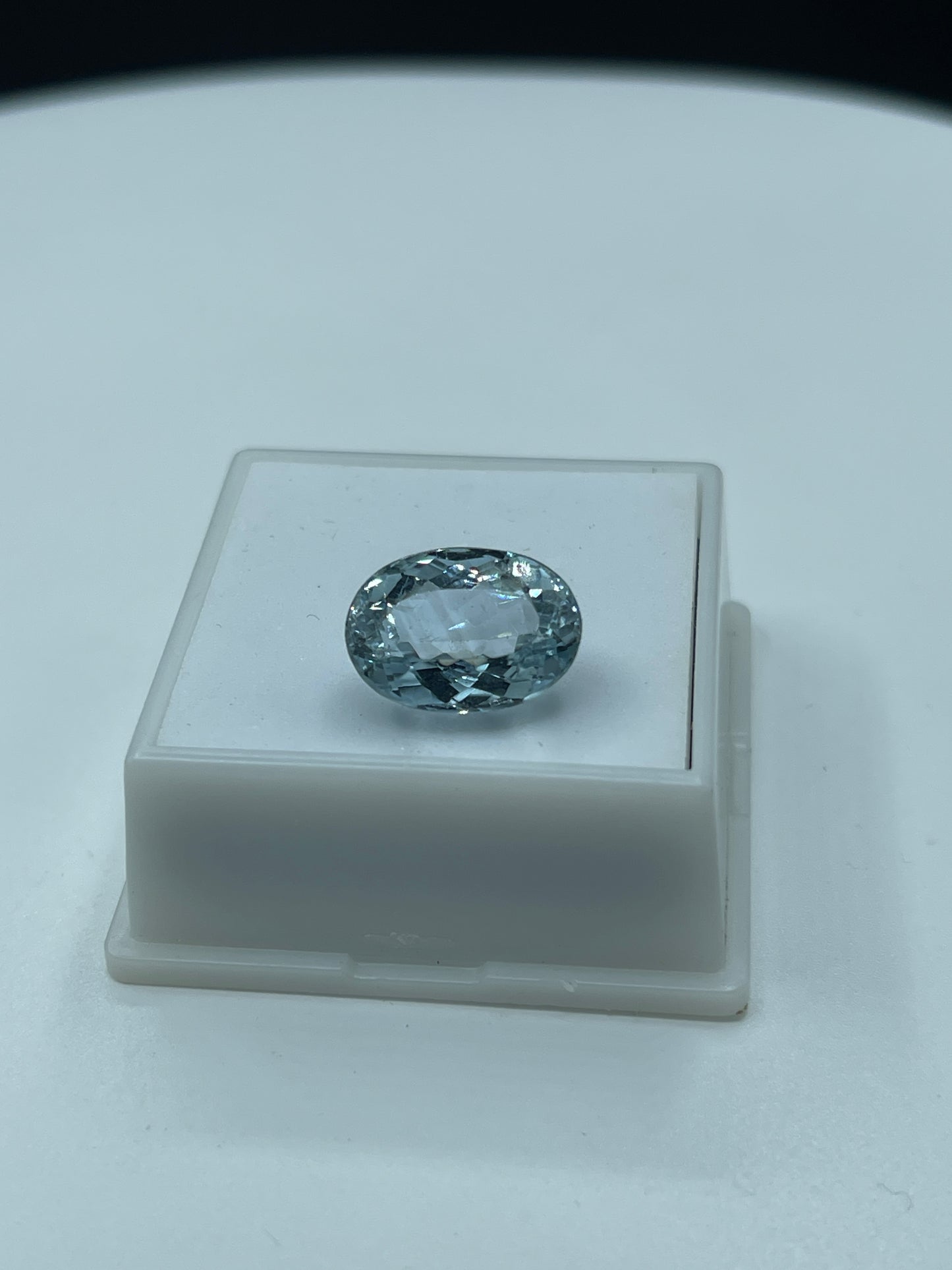 Stunning 9.10 Carat Natural Aquamarine Oval Cut Loose Gemstone (14x10x7.5 MM)