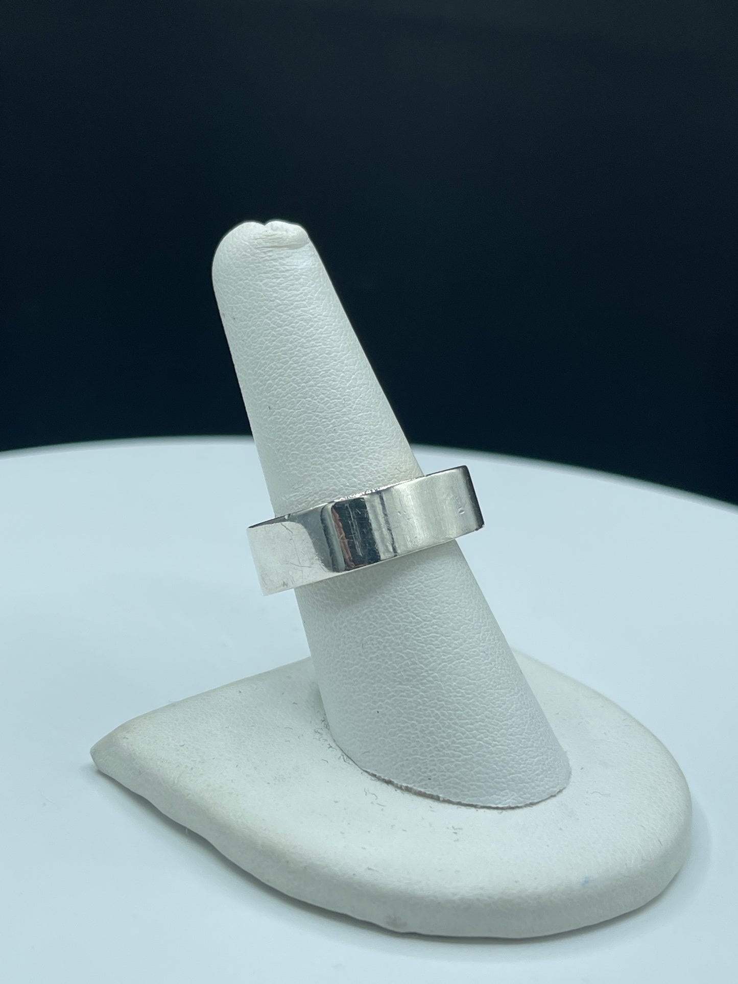 Solid Sterling Silver Unisex Ring - 13.5 Grams, Size 7.5
