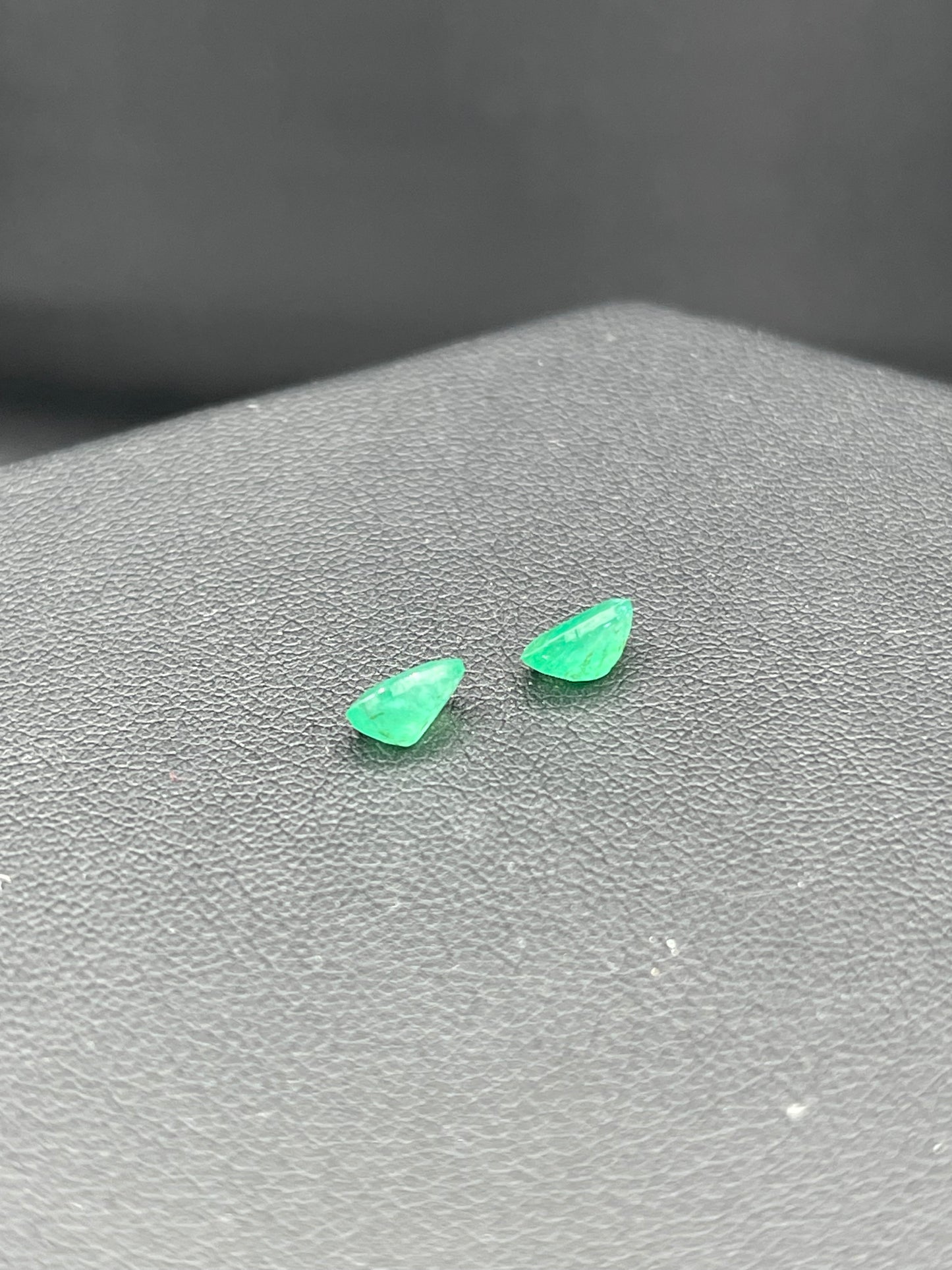 1.41 Carat Natural Brazilian Emerald Oval Cut Loose Gemstones (6.8 x 4.8 x 3.3 MM)