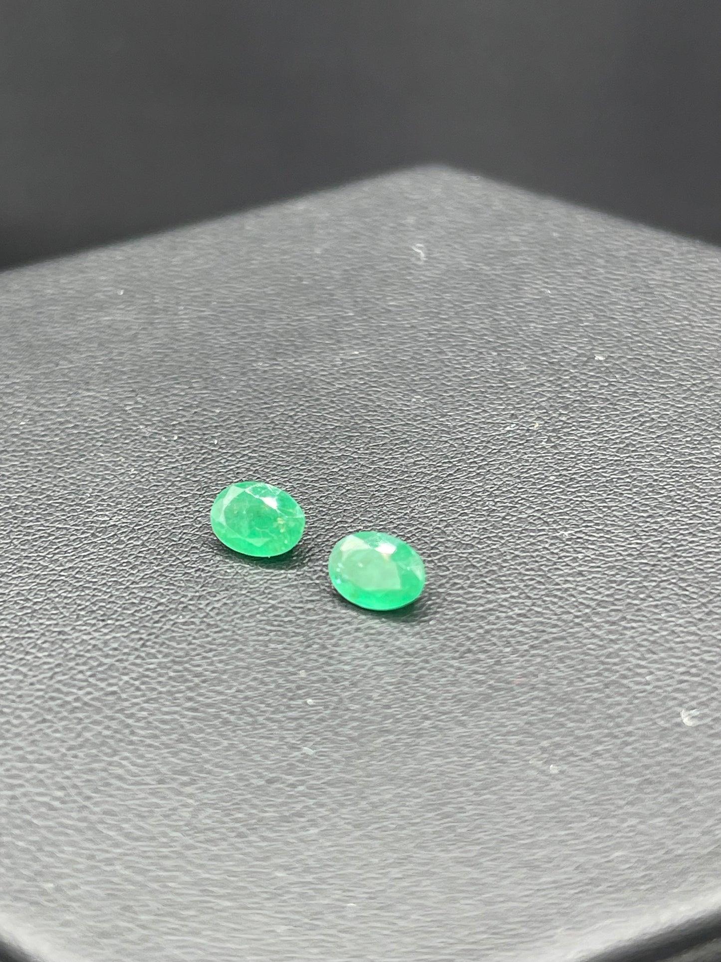 1.41 Carat Natural Brazilian Emerald Oval Cut Loose Gemstones (6.8 x 4.8 x 3.3 MM)