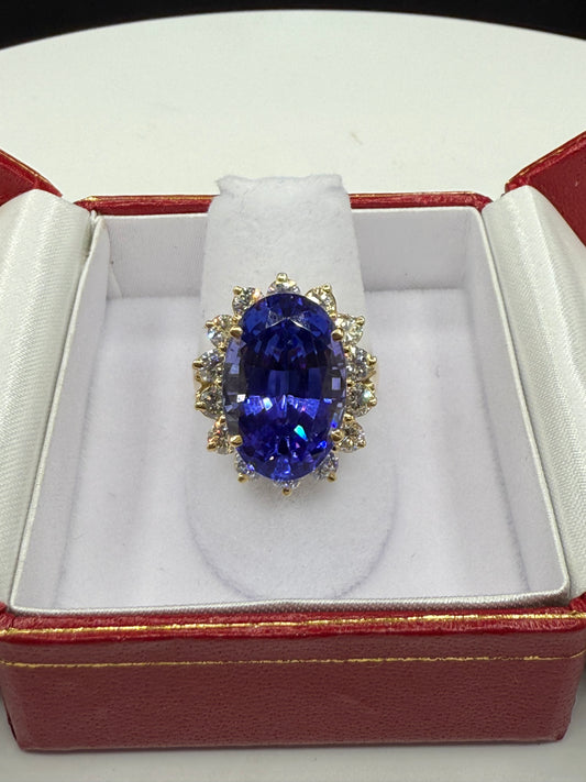Natural AAA Tanzanite & Diamond 18k Yellow Gold Ring (Size 7)