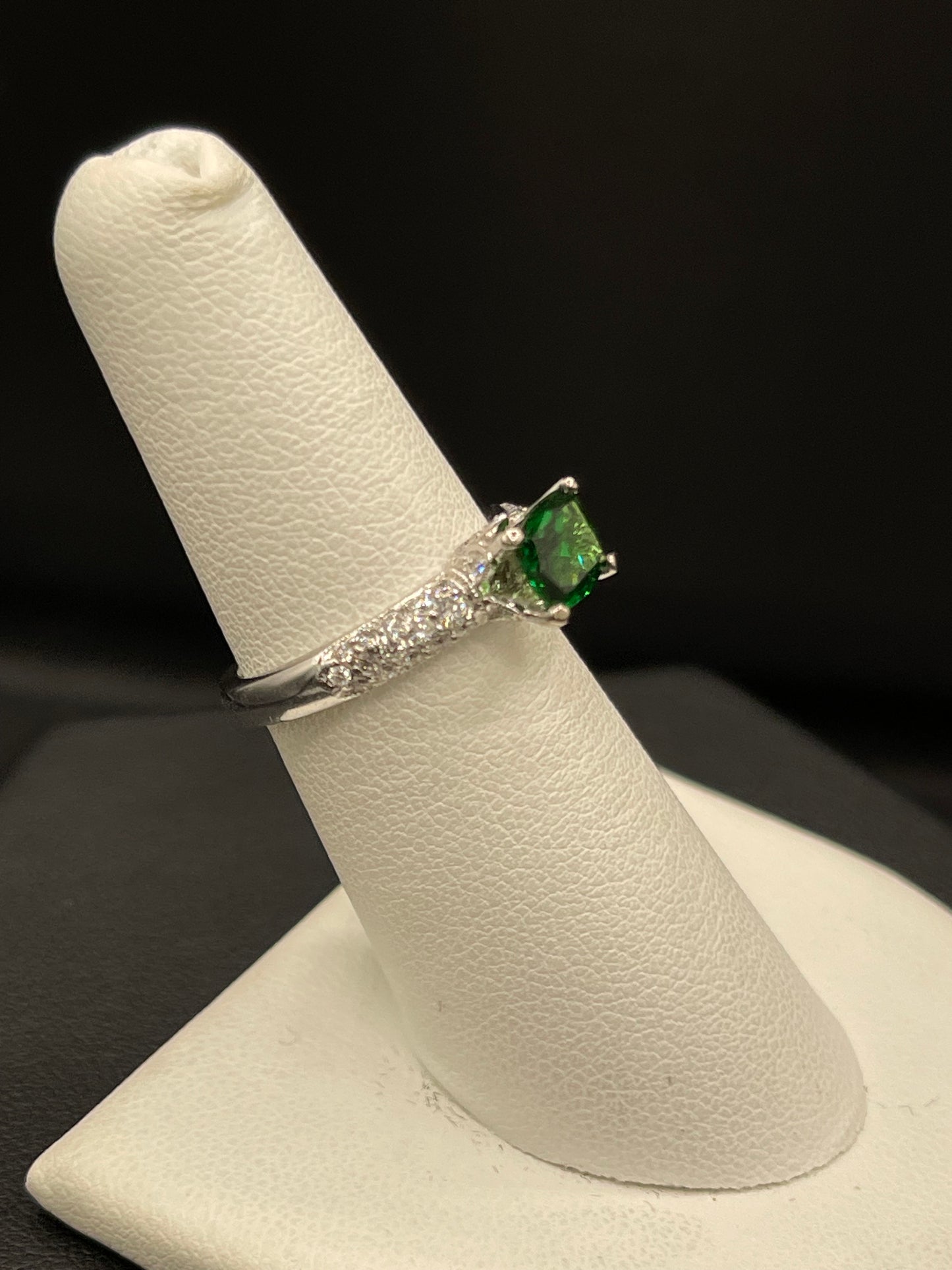 1.55 Carat Natural Tsavorite & Diamond 18k White Gold Engagement Ring (Size 6)