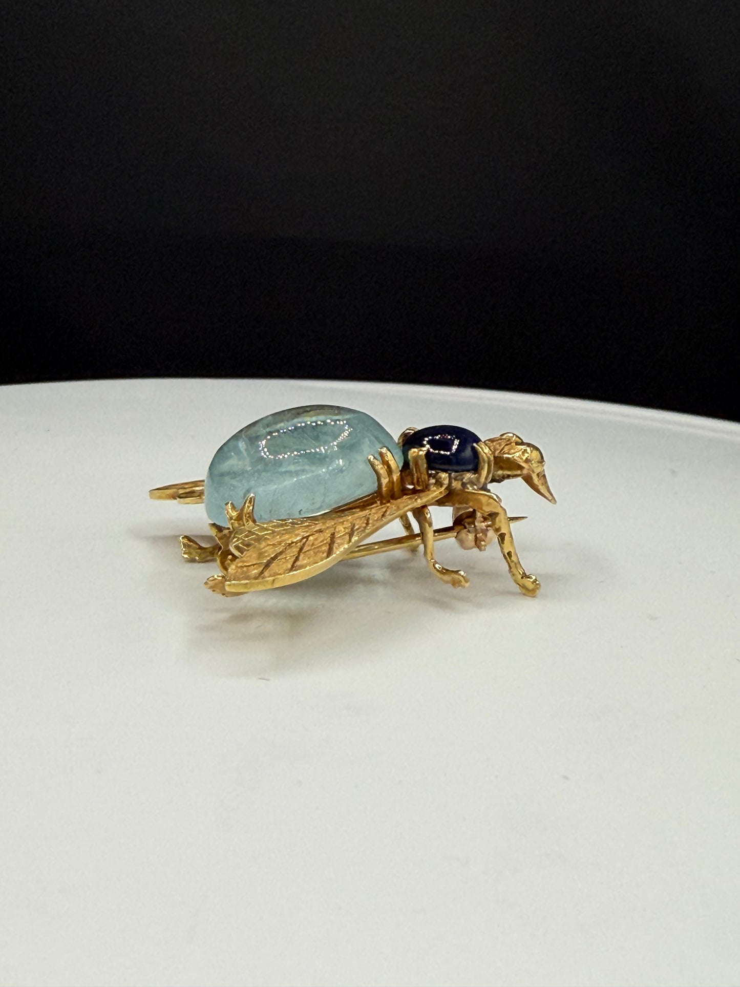 Vintage Natural Aquamarine & Sapphire 18k Yellow Gold Bumble Bee Brooch