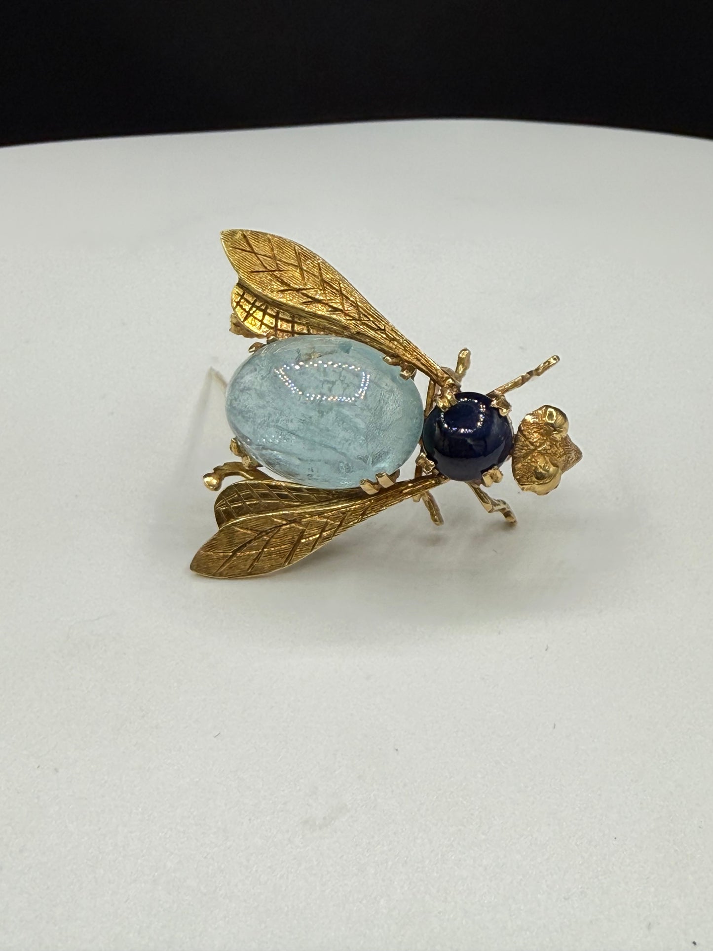 Vintage Natural Aquamarine & Sapphire 18k Yellow Gold Bumble Bee Brooch