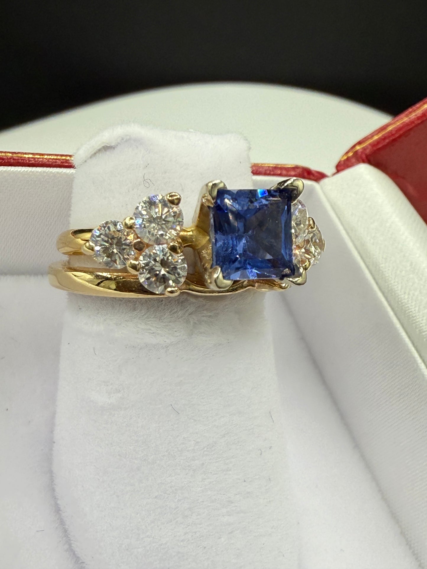 Fine Natural Sapphire & Diamond 18k Yellow Gold Ring | 1.35 Ct Sapphire | 0.90 Ct Diamonds (Size 5)