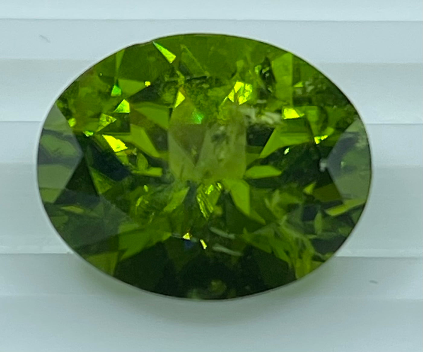 14.56 Carat Natural Vivid Green Arizona Peridot