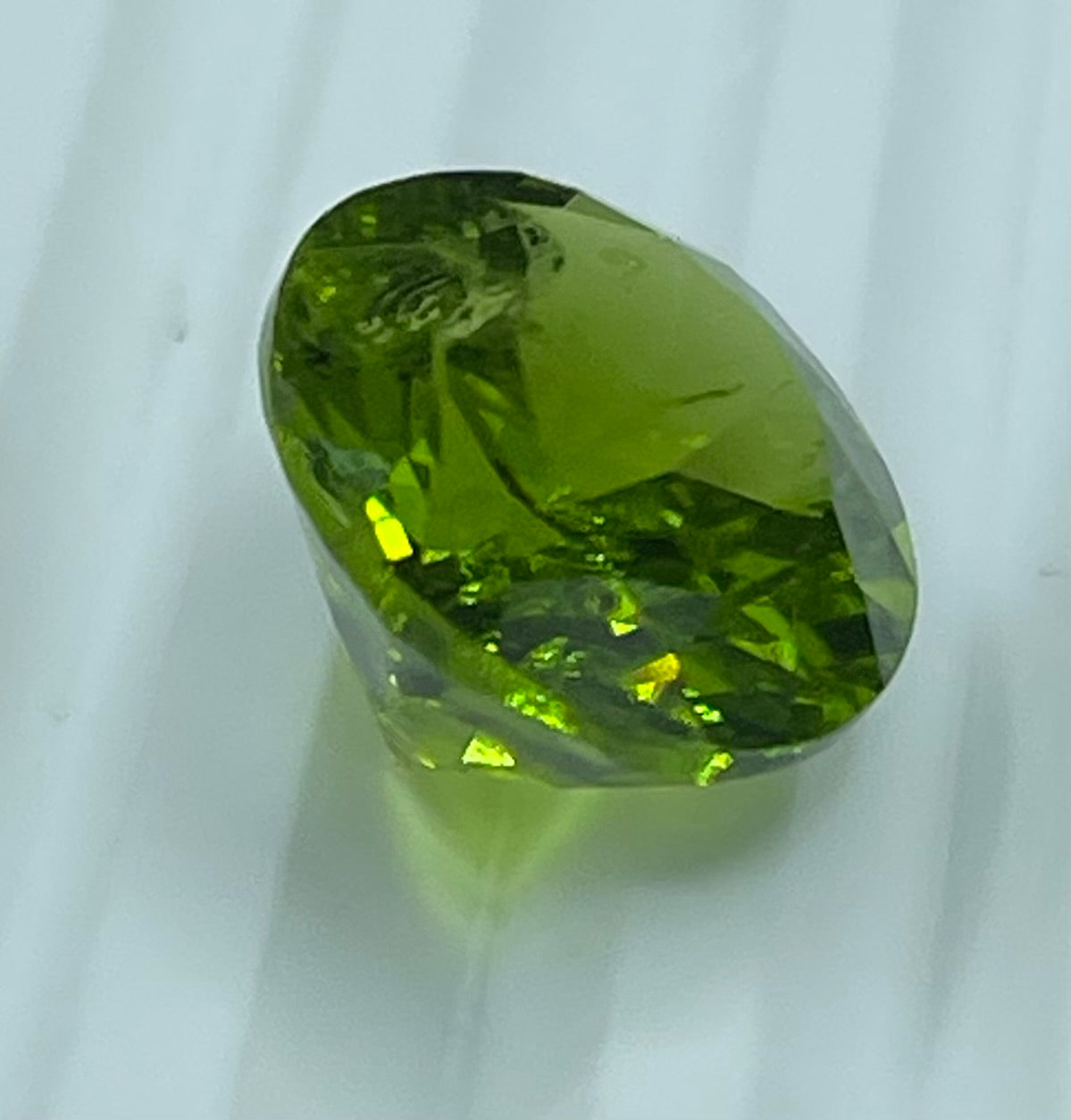 14.56 Carat Natural Vivid Green Arizona Peridot