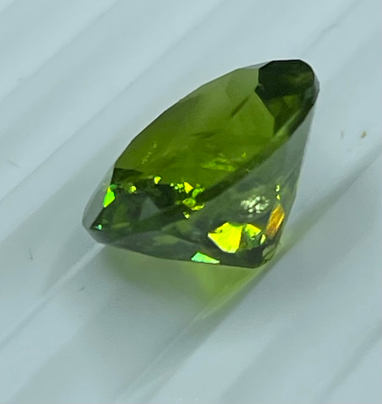 14.56 Carat Natural Vivid Green Arizona Peridot