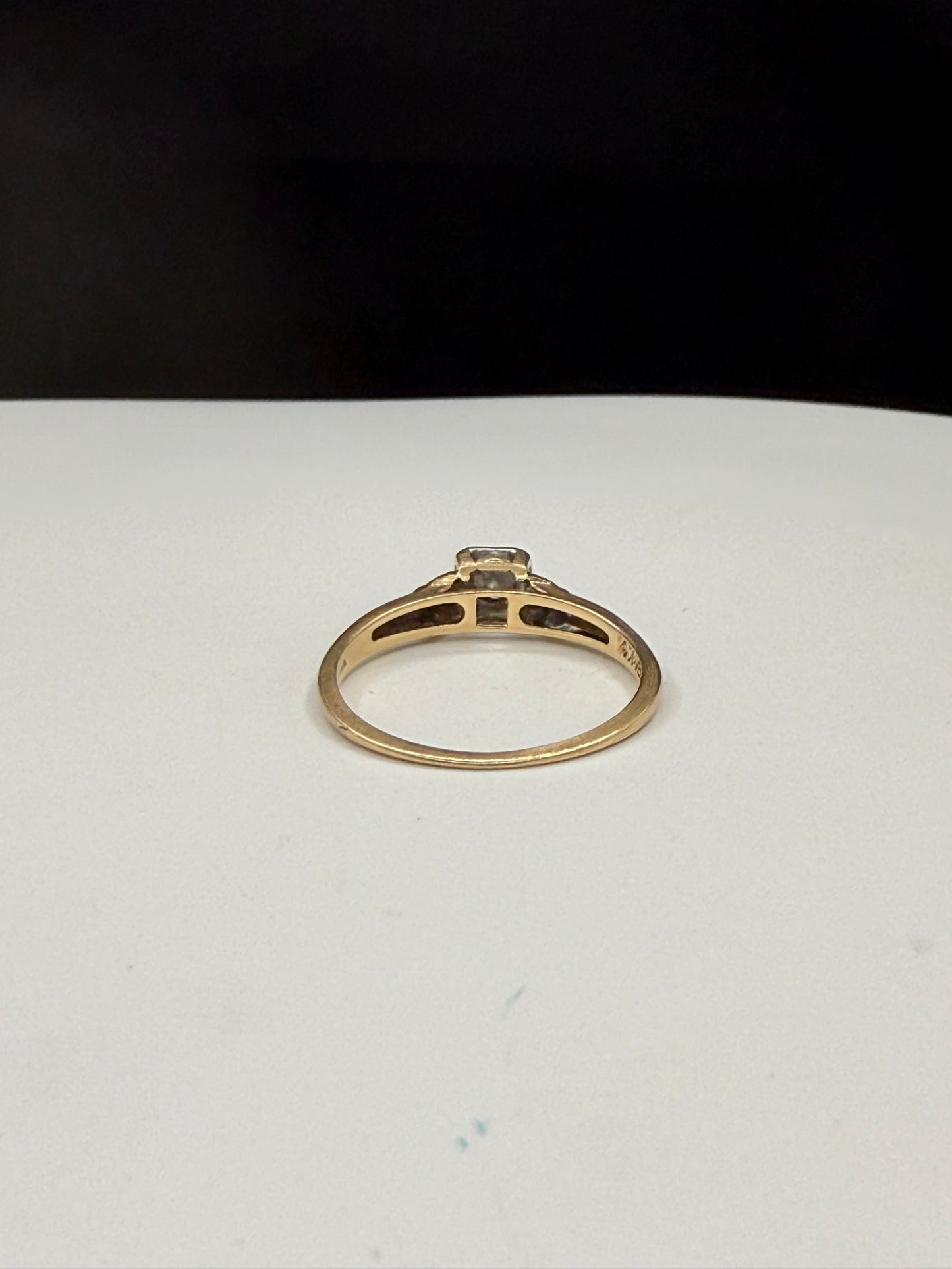 Antique Two-Tone 14K/18K Gold Diamond Solitaire Ring – Size 6 – Vintage Art Deco Era
