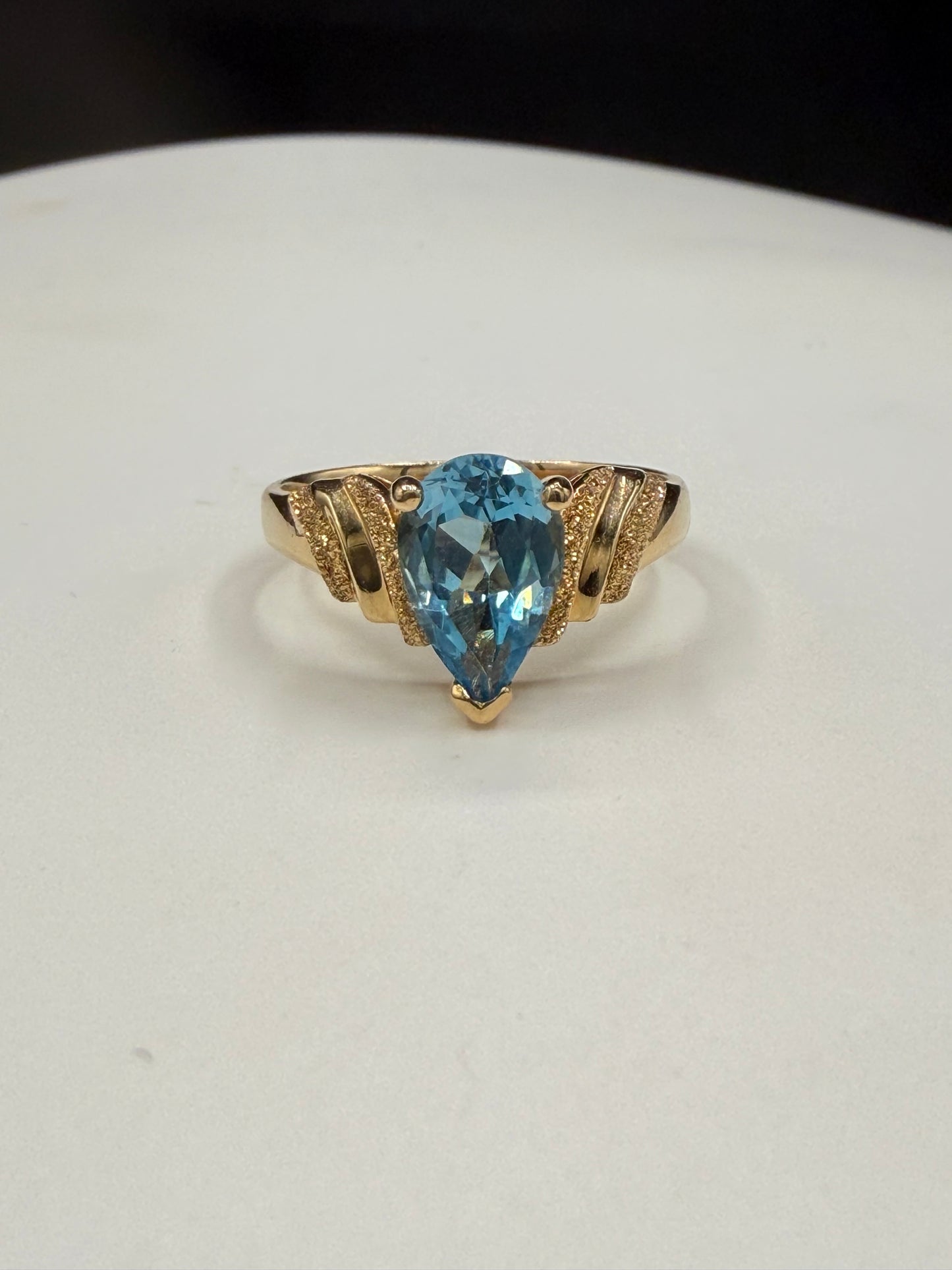 Vintage Natural Deep Blue Aquamarine Pear Cut 14K Yellow Gold Ring (Size 6)