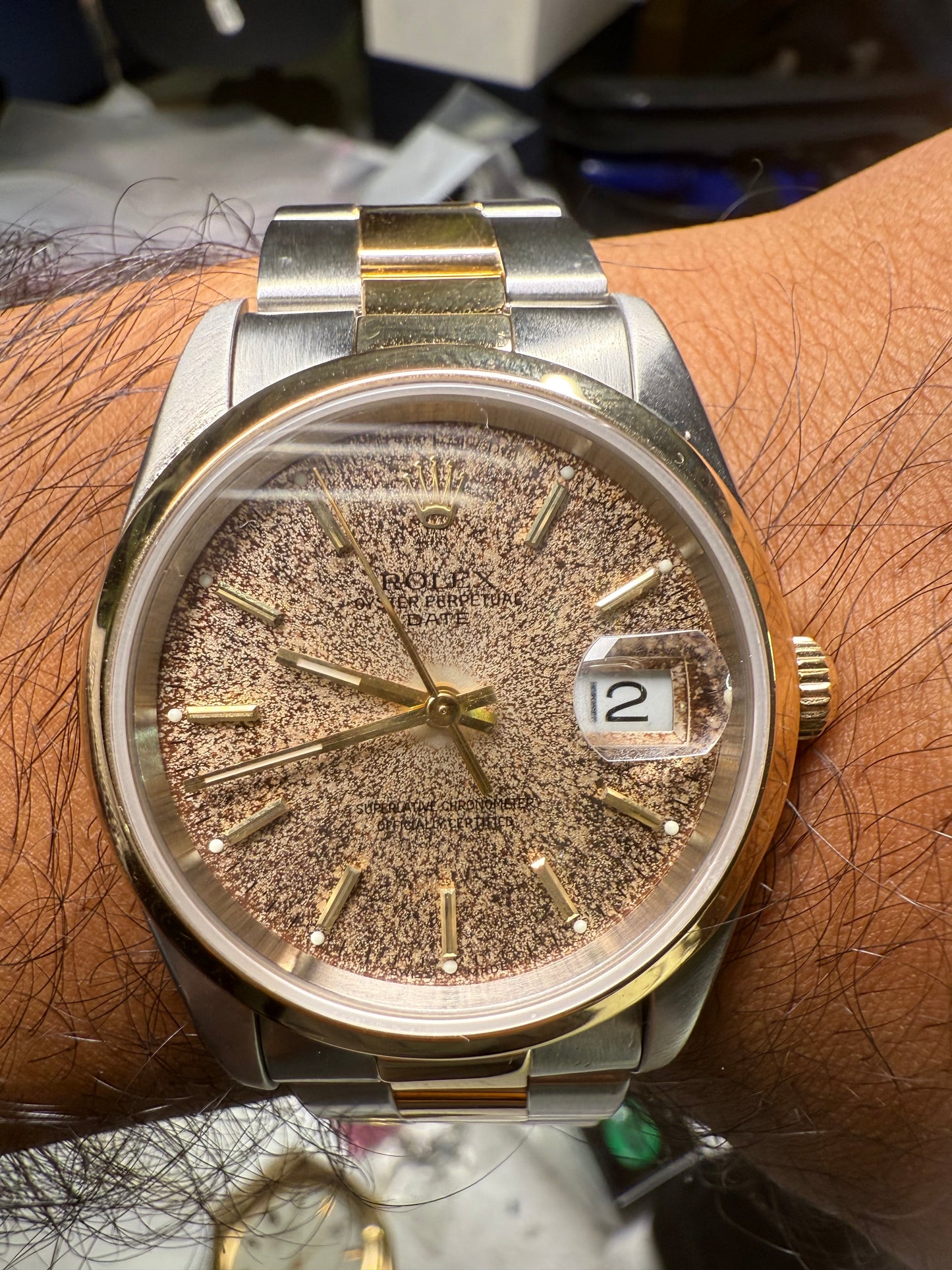 Rolex Date 15203 (1999) – 34mm Two-Tone 18k Gold & Stainless Steel Oyster Bracelet – Rare Factory Particle Dial