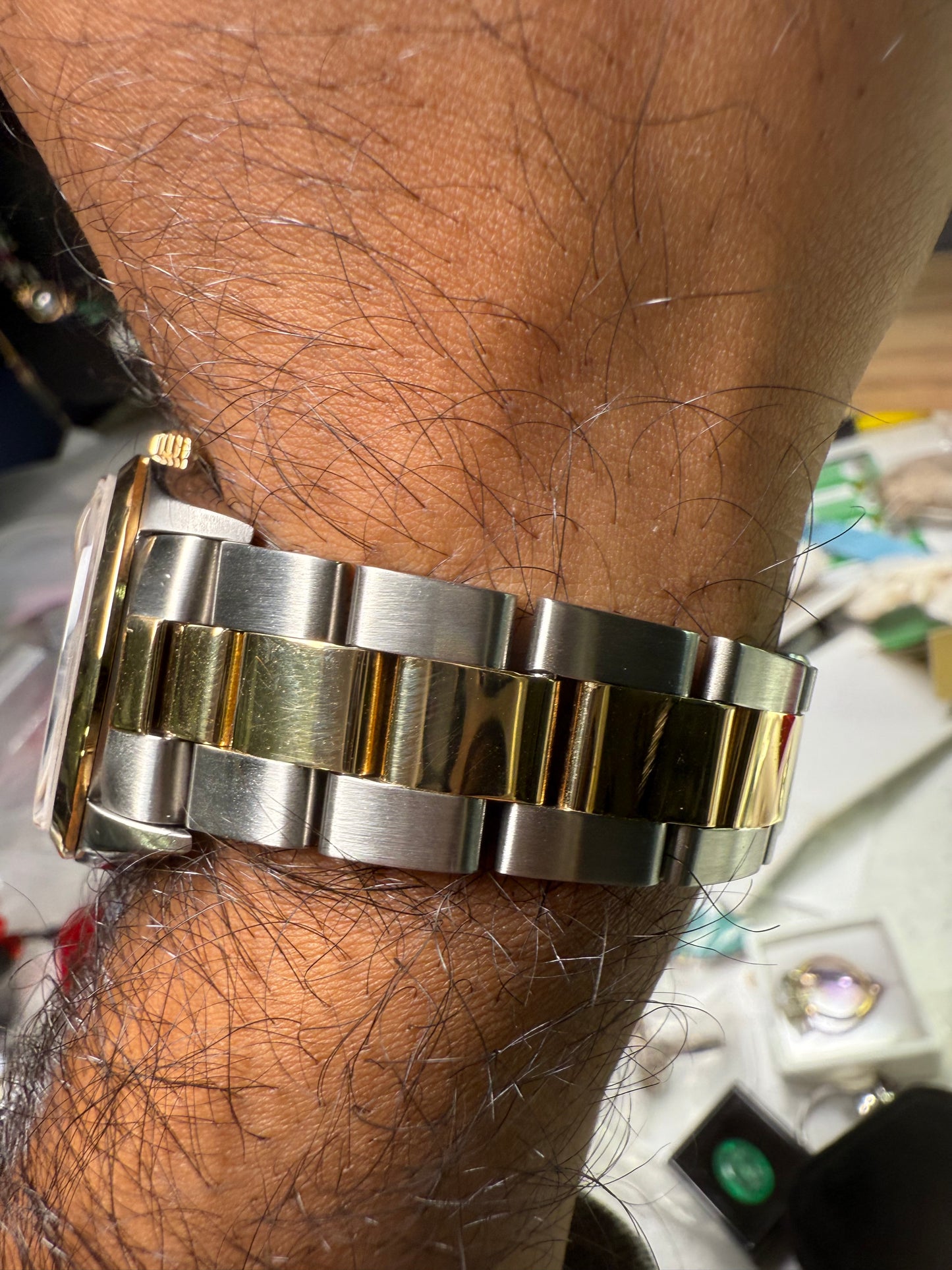 Rolex Date 15203 (1999) – 34mm Two-Tone 18k Gold & Stainless Steel Oyster Bracelet – Rare Factory Particle Dial