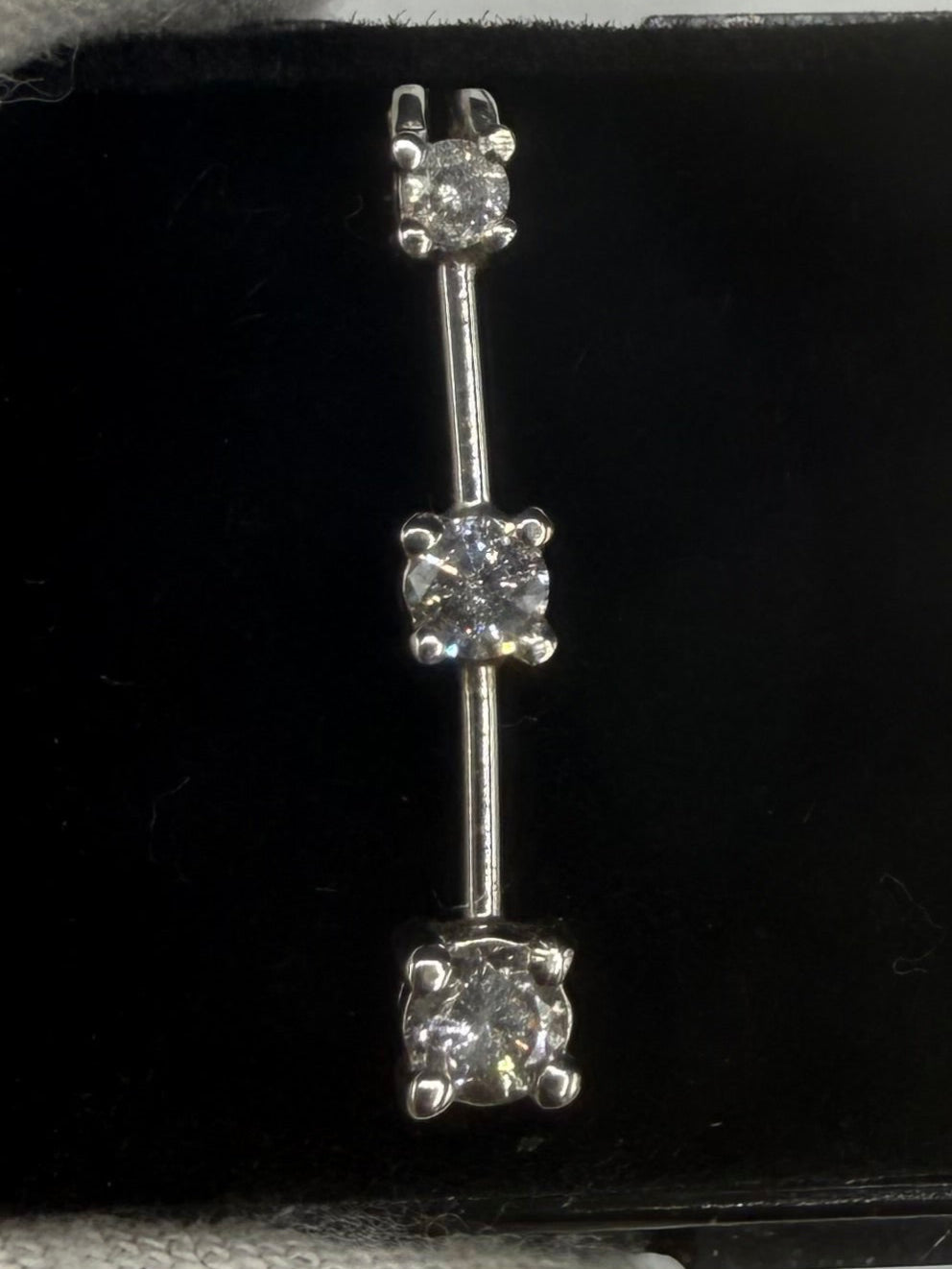 Natural Diamond Graduated Pendant in 14k White Gold – Three-Stone Drop, 20mm, 0.25ctw
