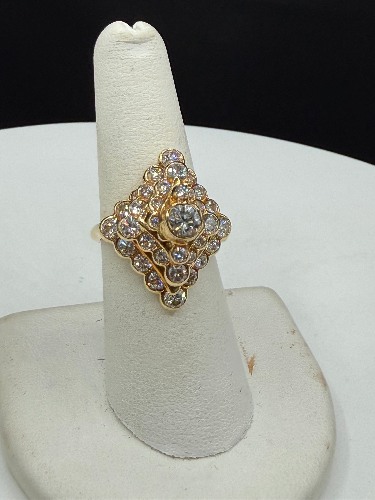 Exquisite 3.31 Carat Diamond Cluster Yellow Gold Cocktail Ring (Size 7.75)