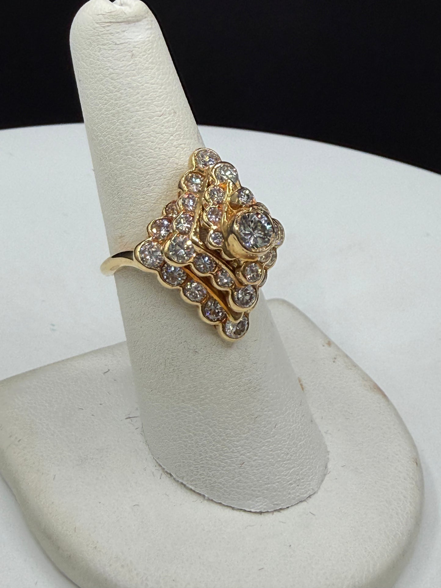 Exquisite 3.31 Carat Diamond Cluster Yellow Gold Cocktail Ring (Size 7.75)