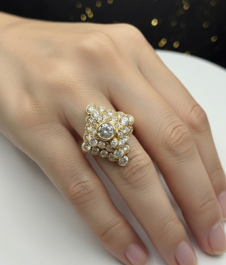 Exquisite 3.31 Carat Diamond Cluster Yellow Gold Cocktail Ring (Size 7.75)
