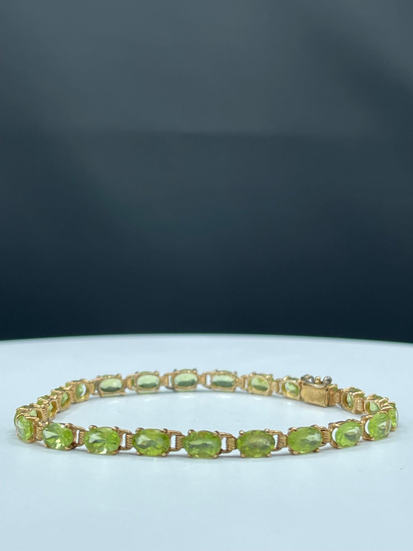 13.80 Carat Natural Peridot 14k Yellow Gold Tennis Bracelet